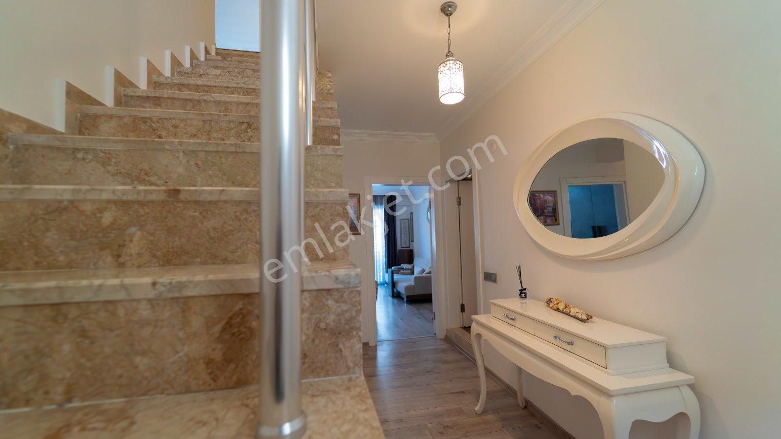 Muğla Fethiye Bölgesinde 6+1 Ters Dubleks Satılık Eşyasız Havuzlu Daire - Görsel 14