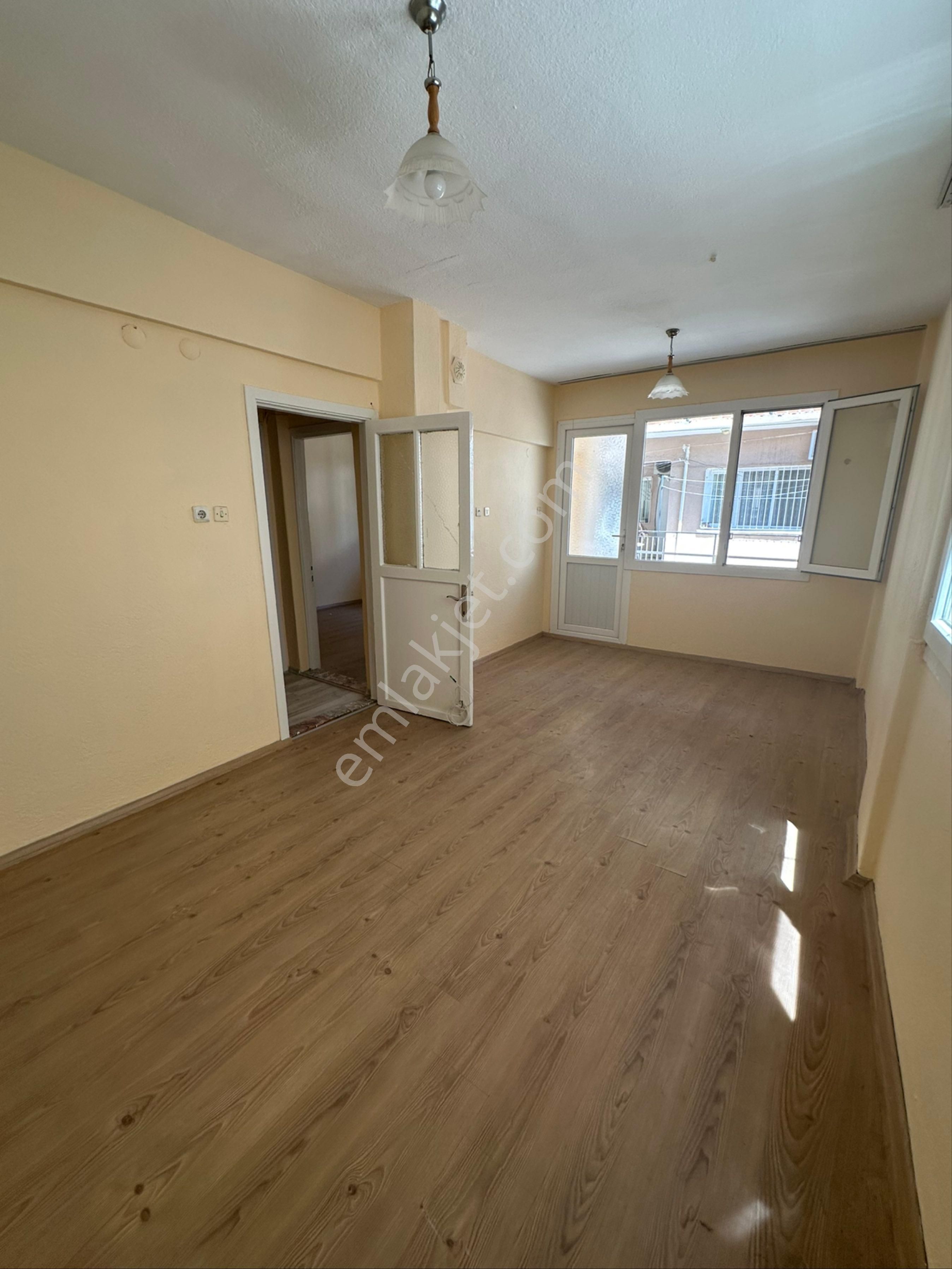 Çamdibi Rafet Paşa Mah.nde Geniş Arakat Kiralık 2+1 Daire