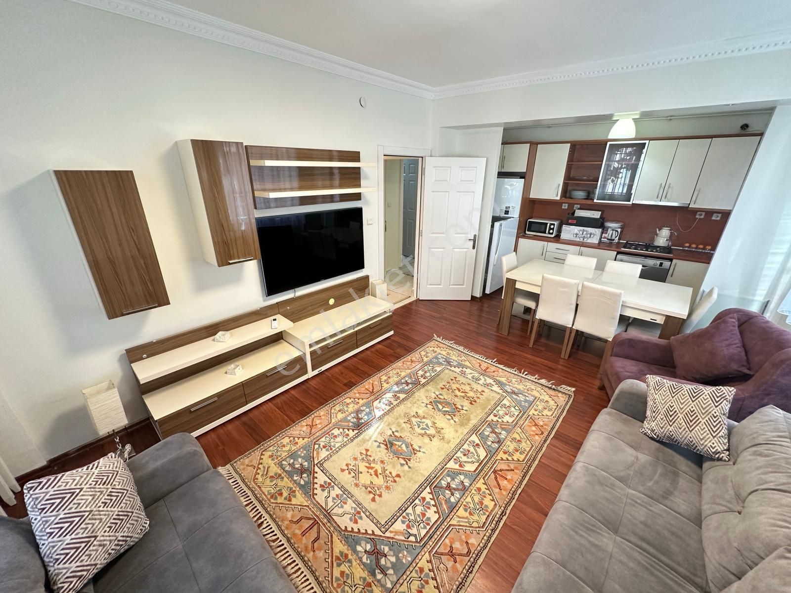 4.levent Emniyetevlerde 2+1 95 M² Ful Eşyalı Masrafsız Muhteşem Daire