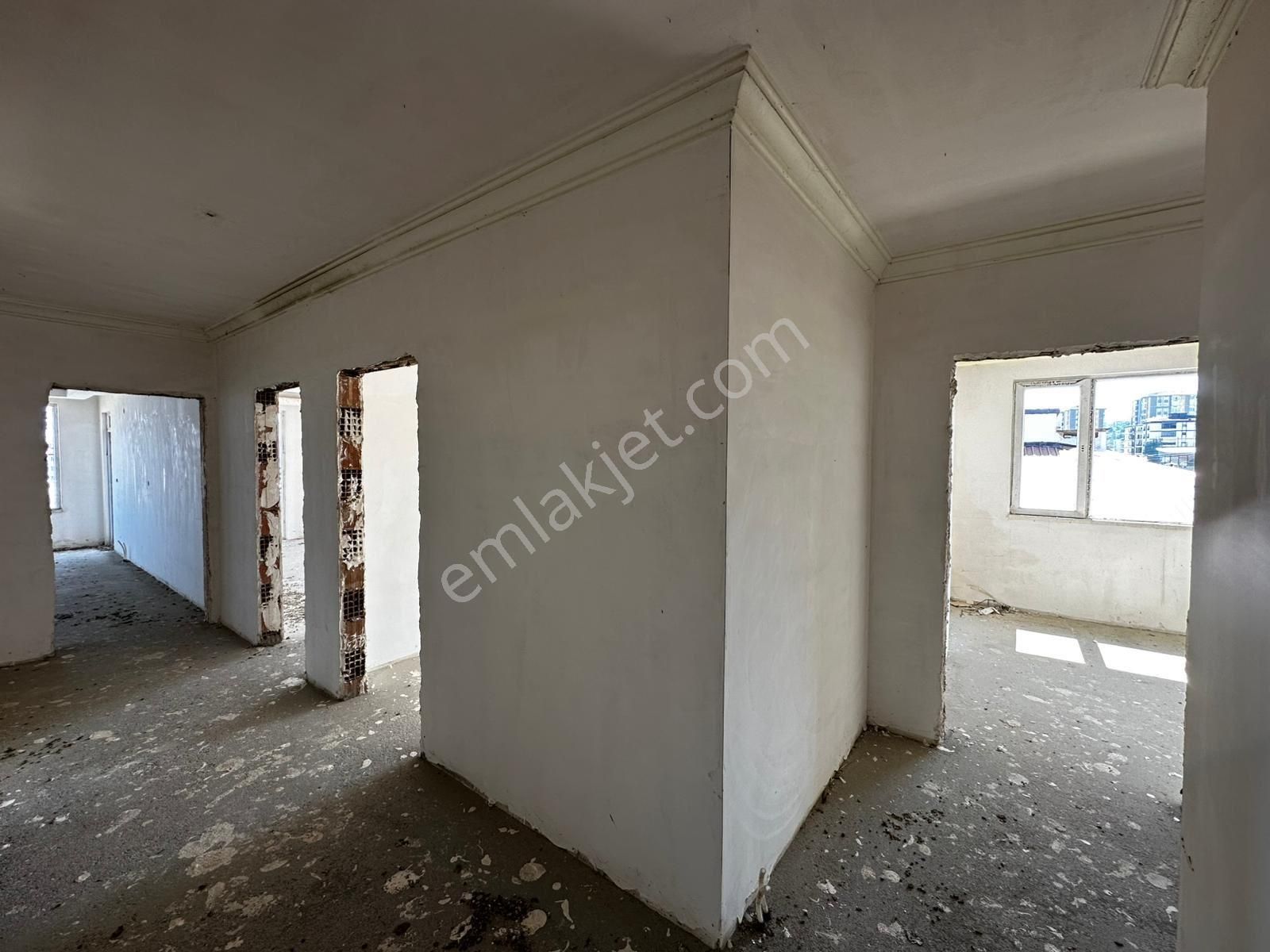 Takas A Açık Natamam Satılık 3+1 Tapulu Daire - Görsel 11