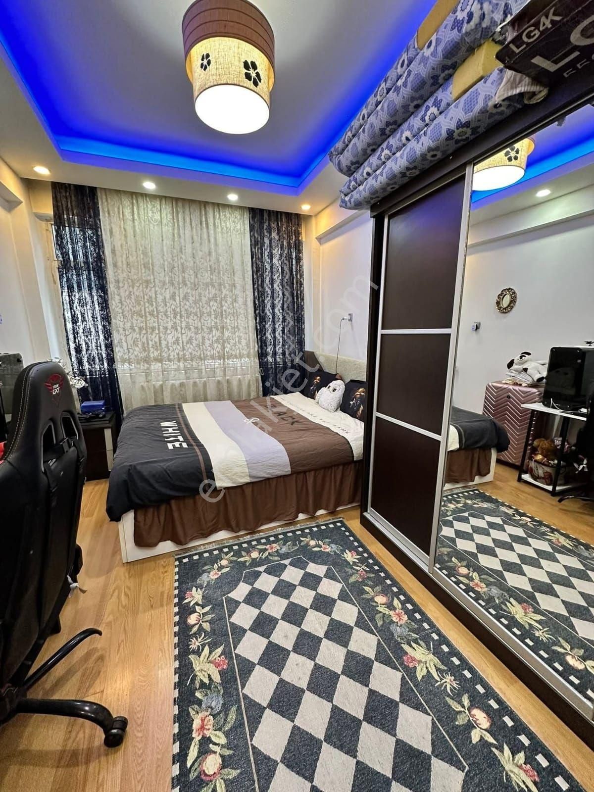 Kadıköy Taksi Drğ. Yakını 4+1 Giriş Kat Satılık Daire