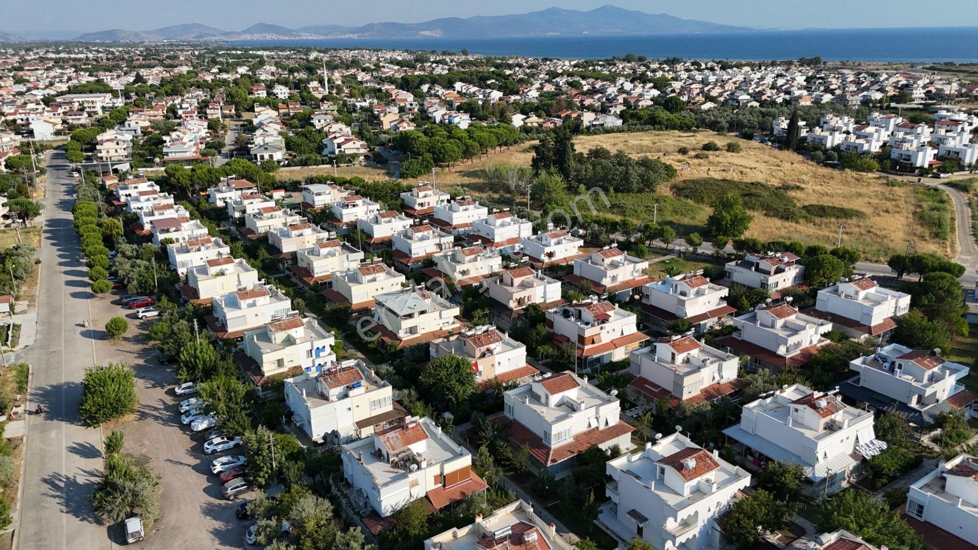 İzmir Dikili Salihleraltında 3+1 Full Lüks Satılık Villa