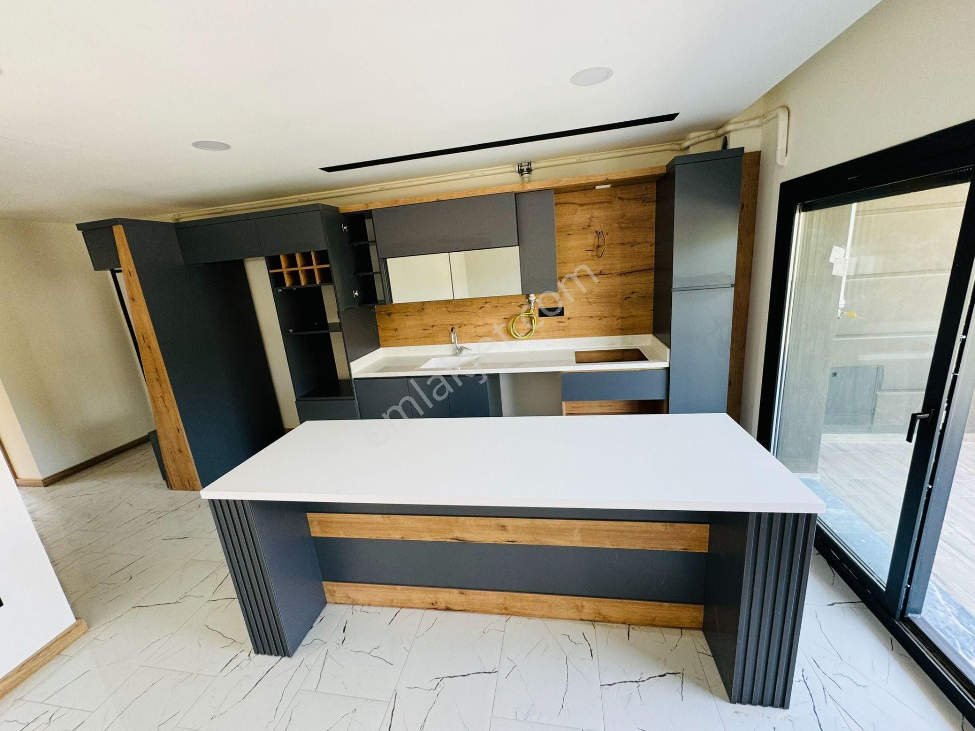 Ege Mahallesinde Satılık Köşe Konumlu Arakat Sıfır 3+1 Daire - Görsel 8