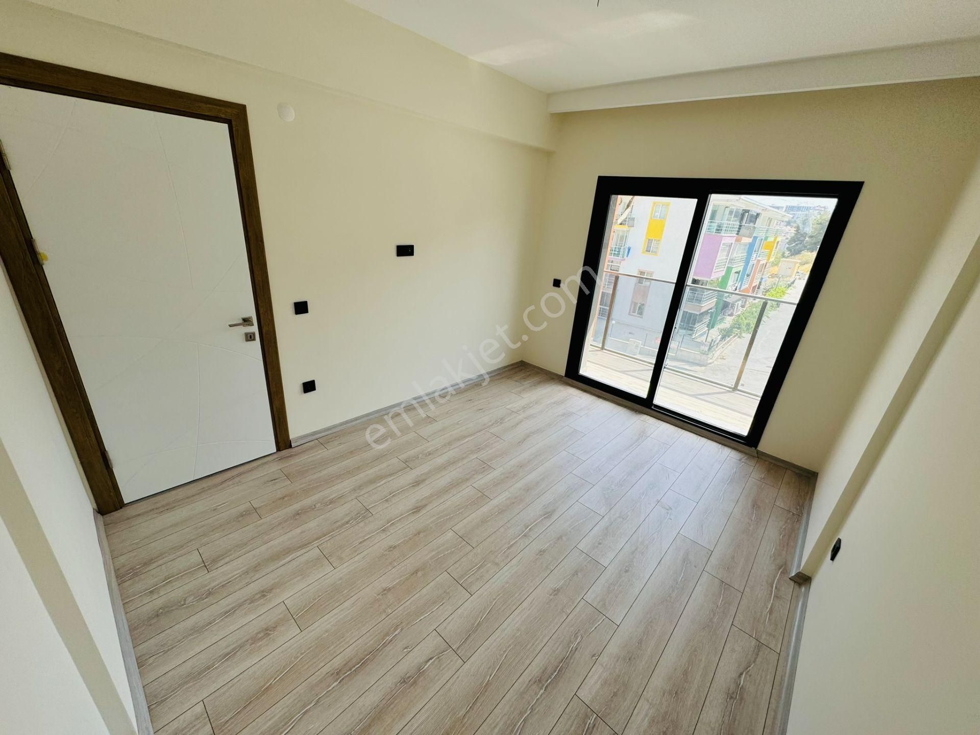 Ege Mahallesinde Satılık Köşe Konumlu Arakat Sıfır 3+1 Daire - Görsel 17