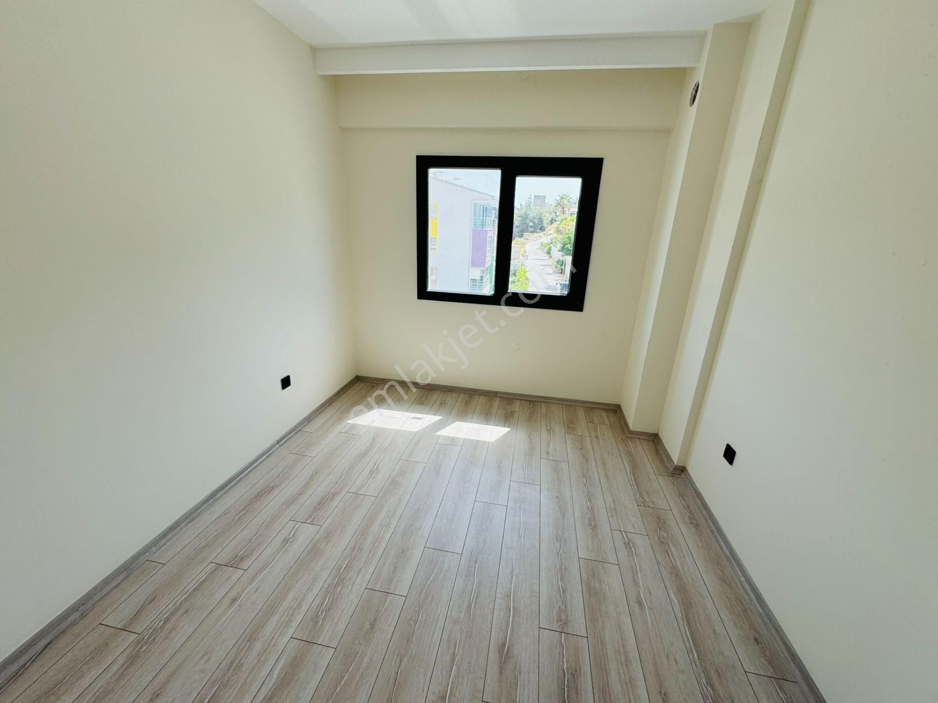 Ege Mahallesinde Satılık Köşe Konumlu Arakat Sıfır 3+1 Daire - Görsel 15