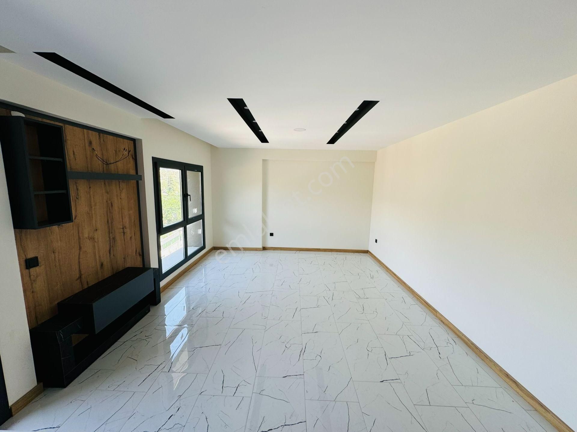 Ege Mahallesinde Satılık Köşe Konumlu Arakat Sıfır 3+1 Daire - Görsel 3