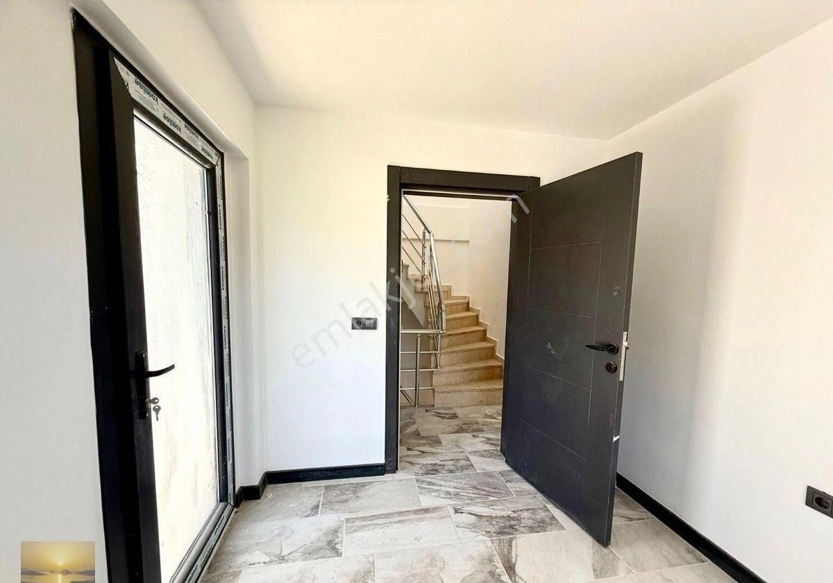 Satılık Müstakil Villa Sıfır Ev Özel Plajlı Sitede İndirimli - Görsel 14