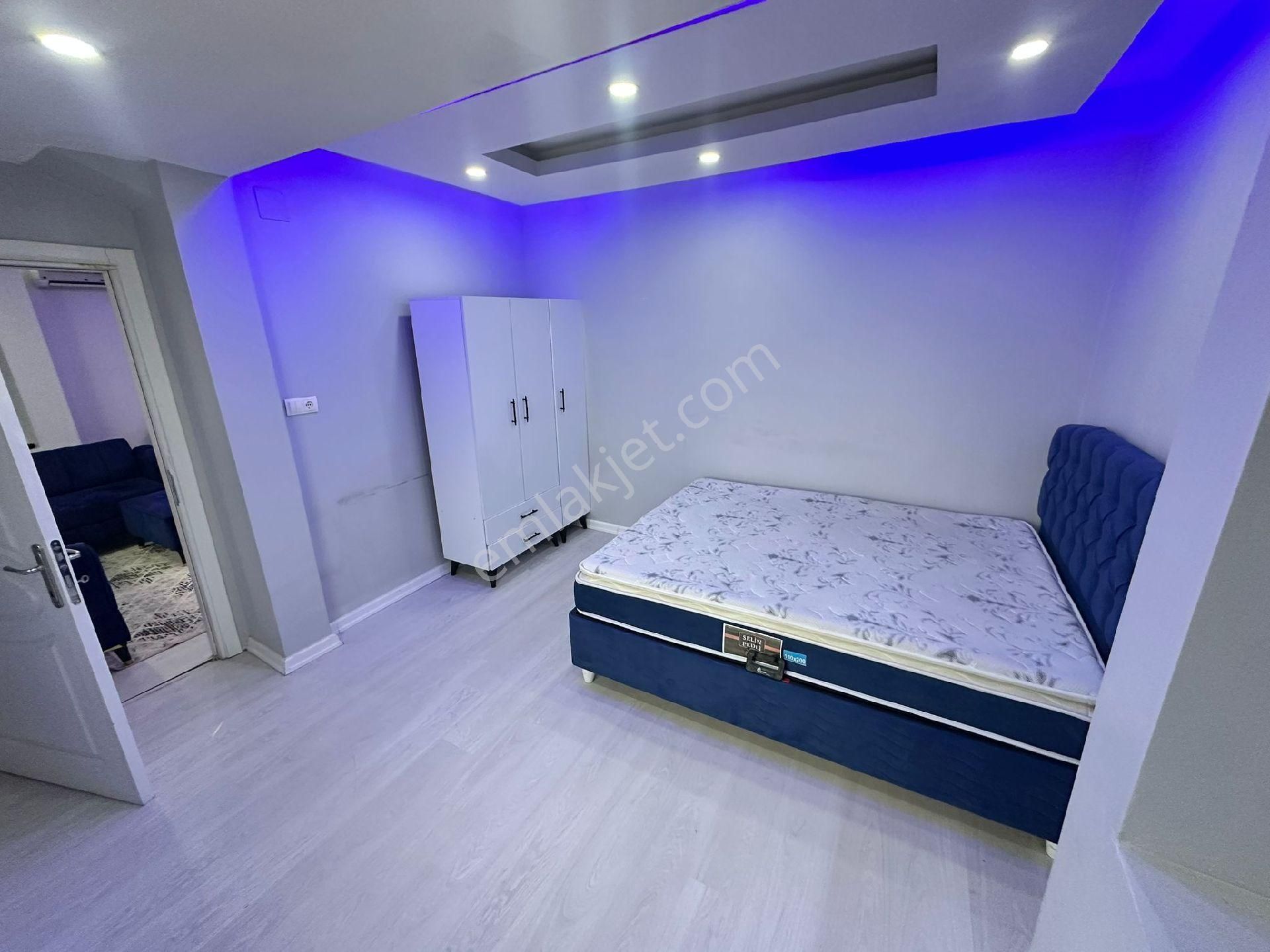 Metro Durağı Civarında Eşyalı Daire Geniş Oturumlu 1/1