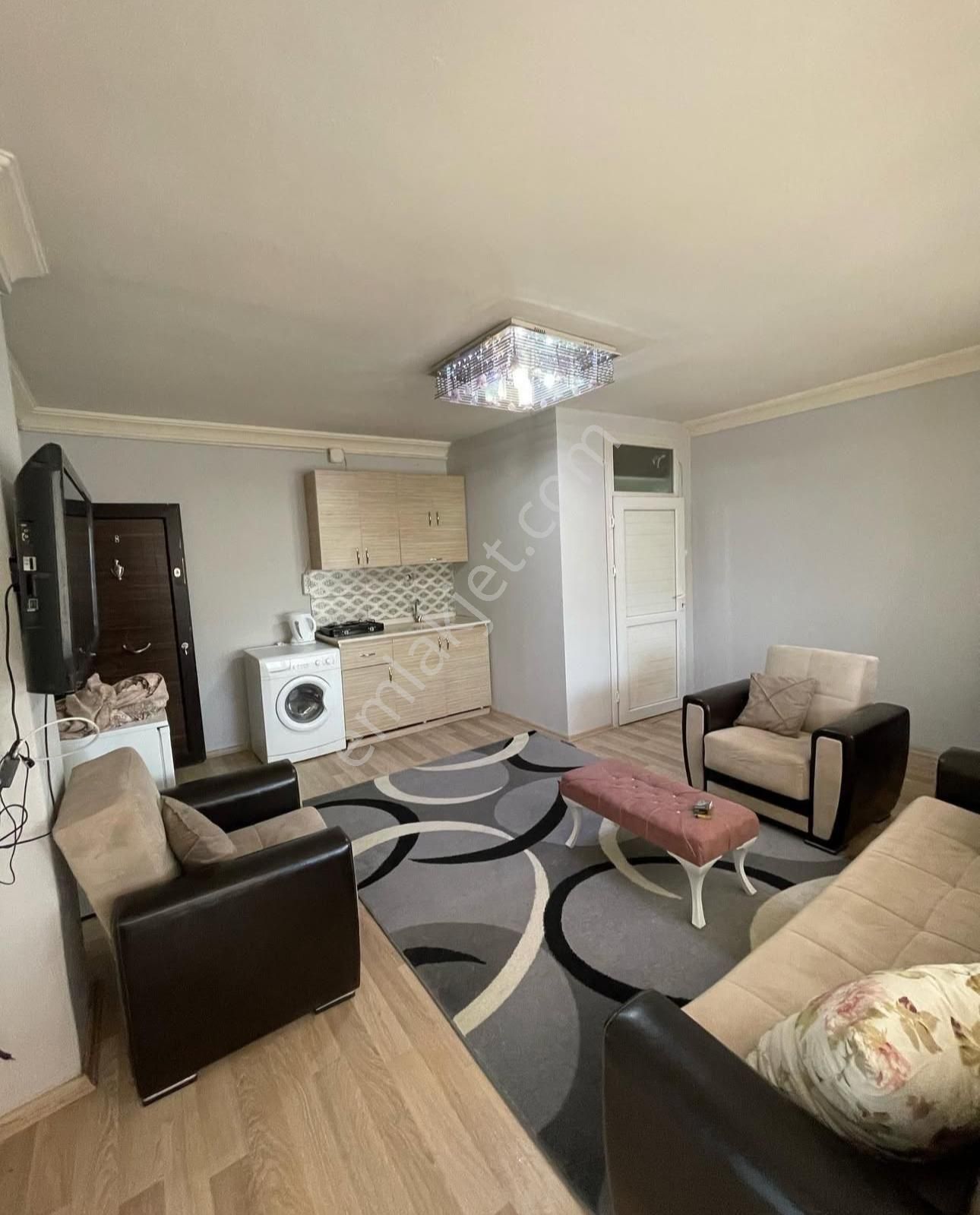 Beyaz Evler Mahallesi Eşyalı Daire Geniş Oturumlu 1+1