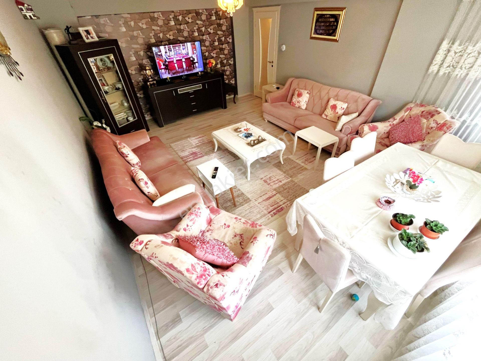 Tek Yetkili Aygül'den Havuzlu Nezih Site İçerisinde Masrafsız Çift Balkonlu Kaçmaz 3+1 Satılık Daire