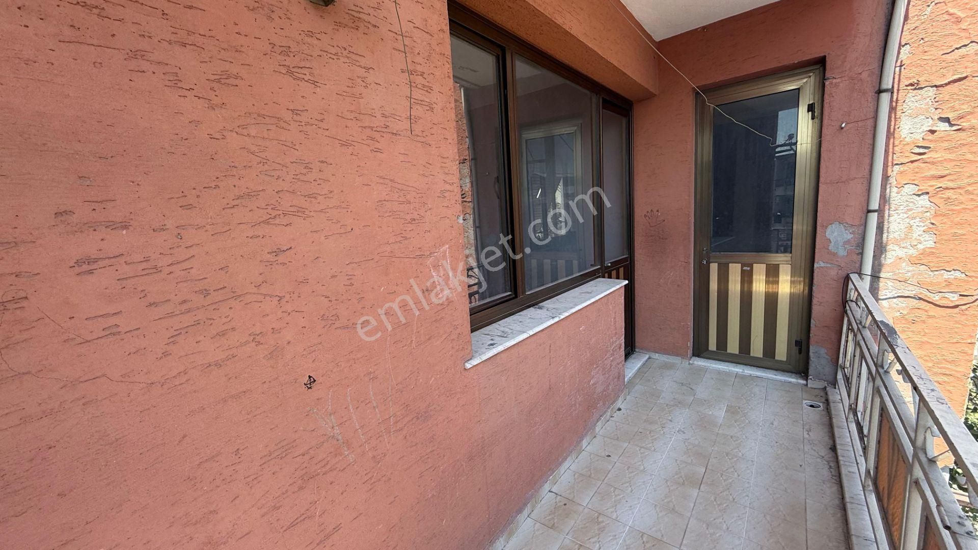 Bozyaka Sarıyer Mahallesinde Cadde Üzeri Kiralık 3+1 Geniş Daire