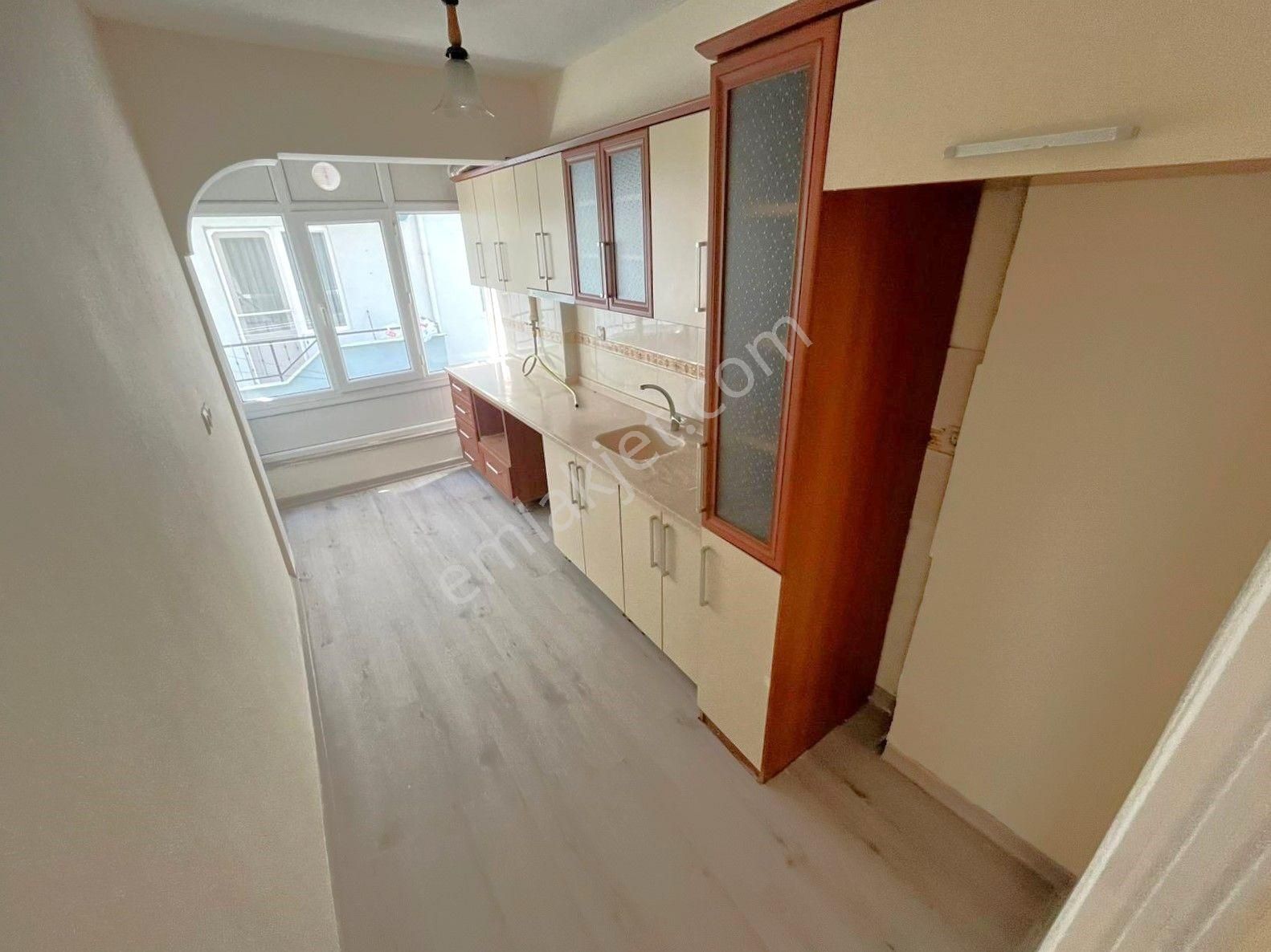 💥akçay'da Aygül Farkı İle Denize Yakın Ayrı Mutfak Doğalgaz Kombili Çift Balkon 3+1 Satılık Daire💥