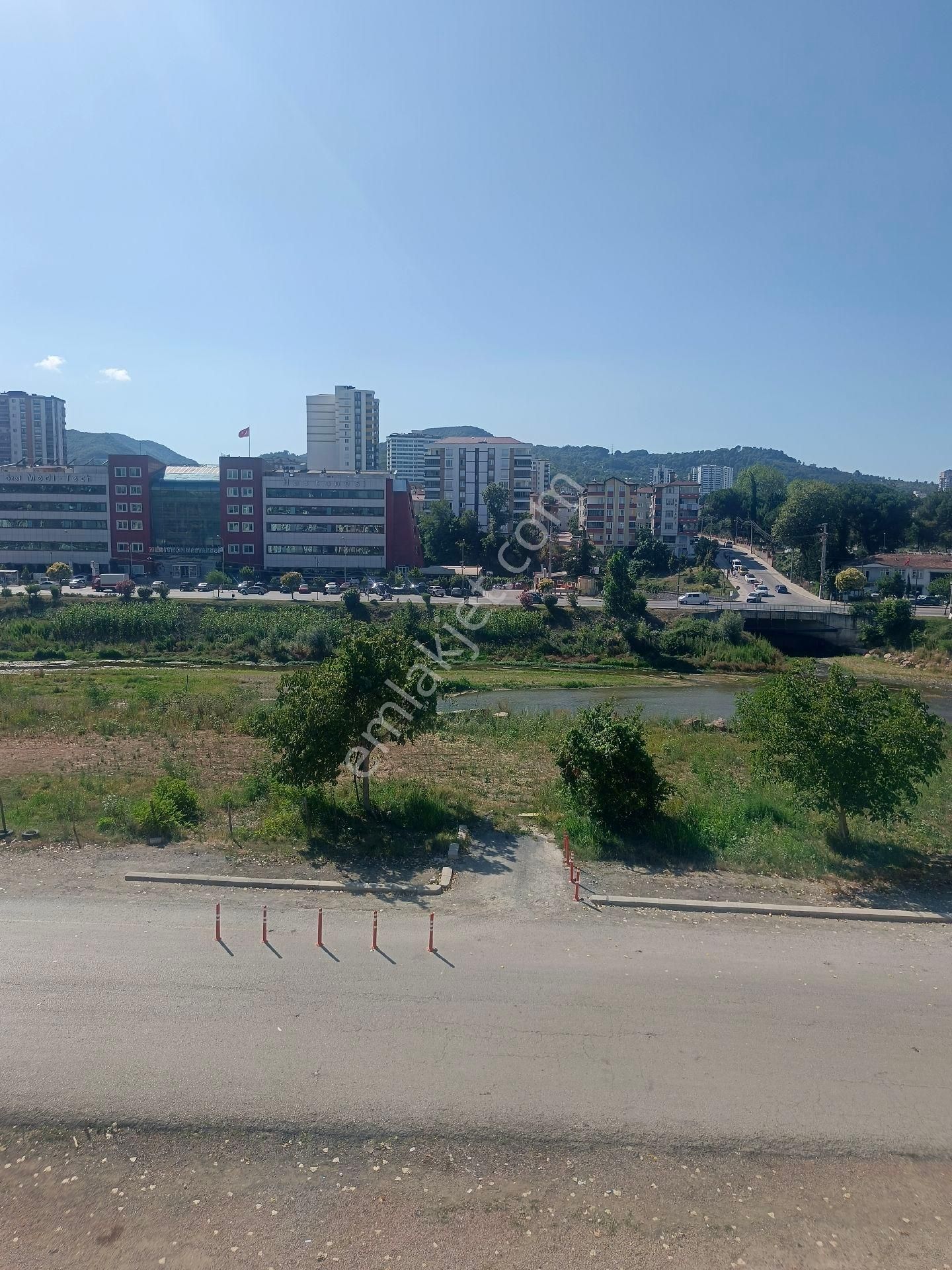 Kaçmaz Emlaktan Şehir Merkezinde Kiralık Daire