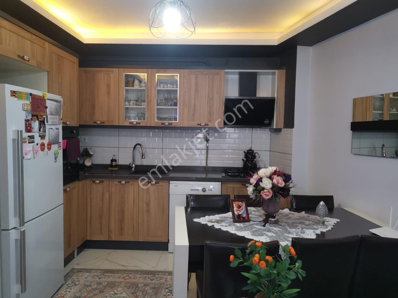 Edremit Merkez Gazicelal De Satılık Lüks 2+1 Ara Kat Doğalgazlı Daire - Görsel 3