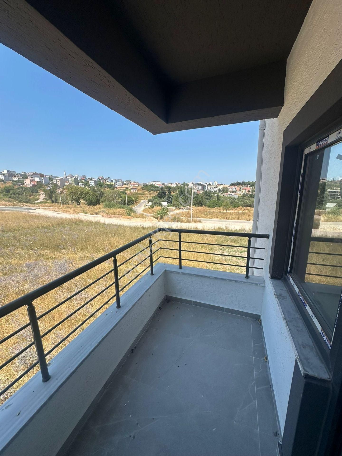 Bandırma Yeni Mahalle Balkonlu 1+1 Satılık Daire