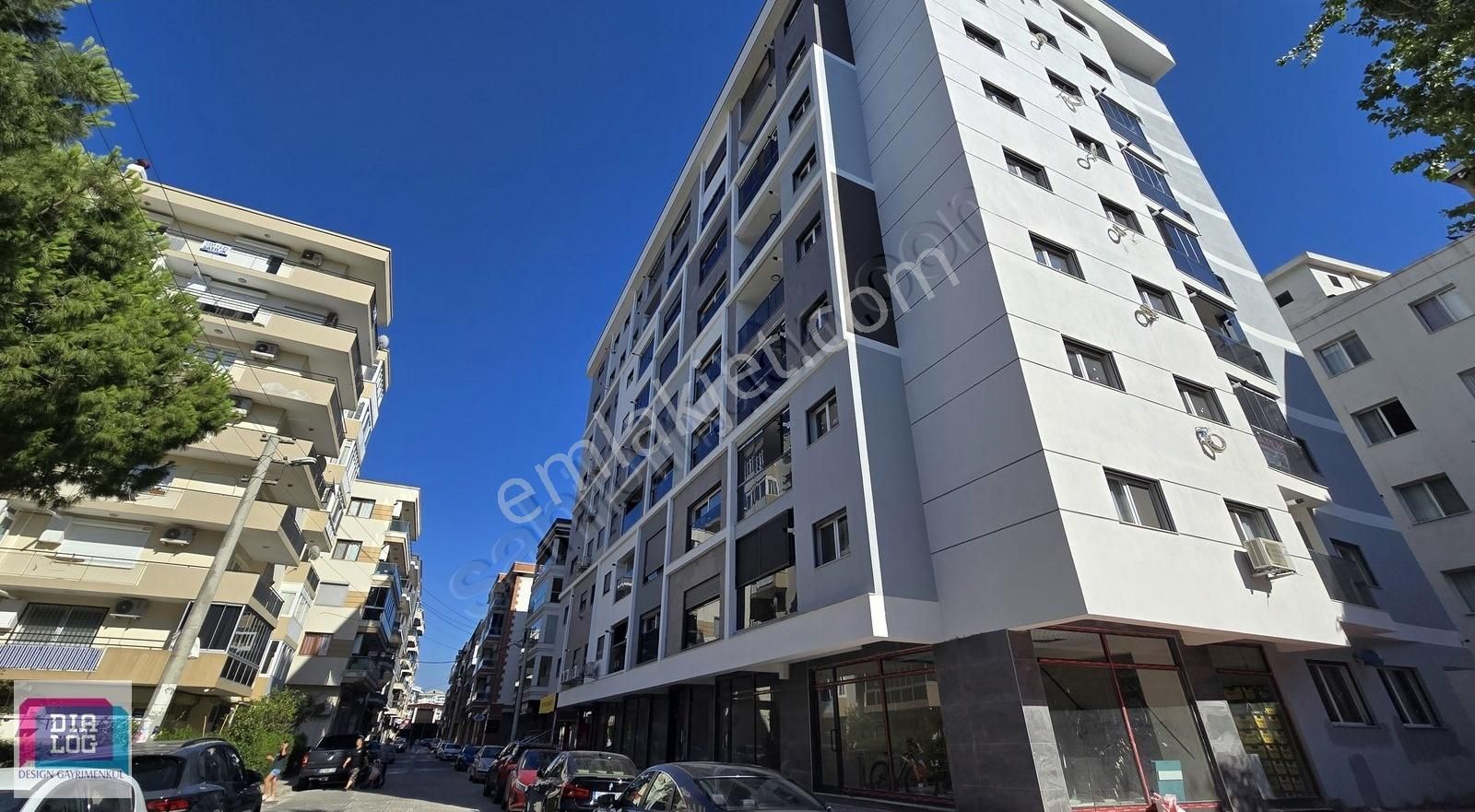 Karşıyaka Yalı Mahallesinde Satılık Lüks 2+1 Daire