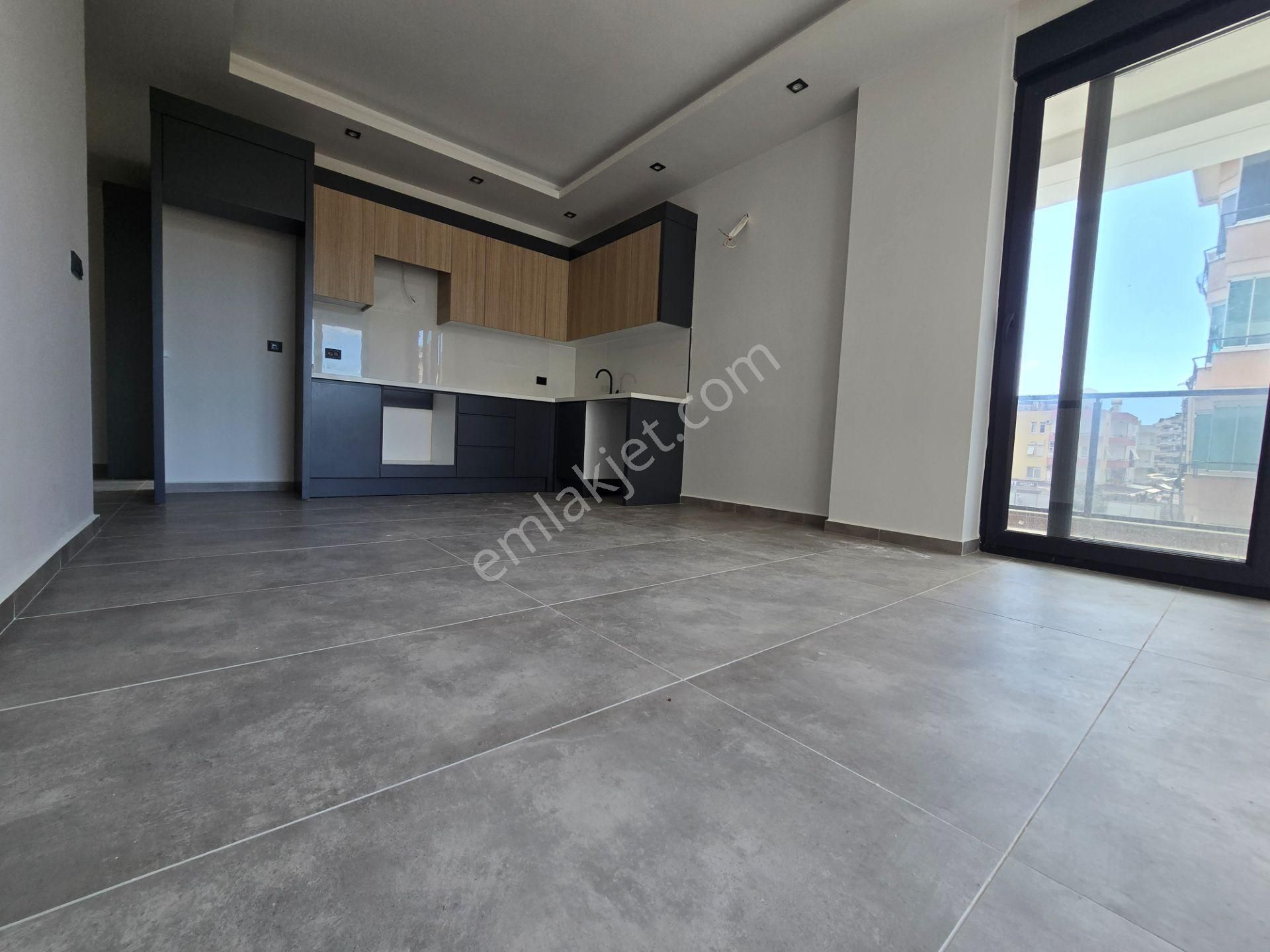 Obanın Merkezinde Sahile 100 Metre Satılık 2+1 Daire - Görsel 16