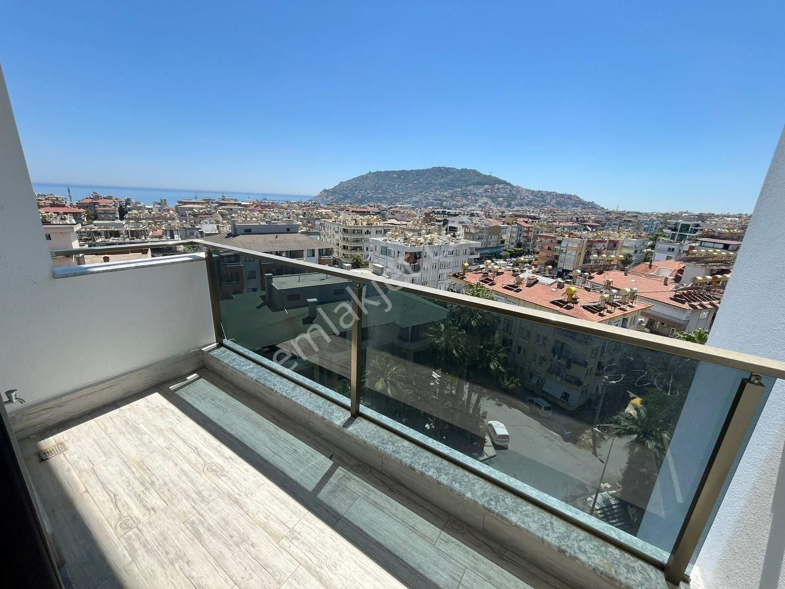 Alanya Merkez Ful Deniz Ve Kale Manzaralı Satılık Lüx 1+1