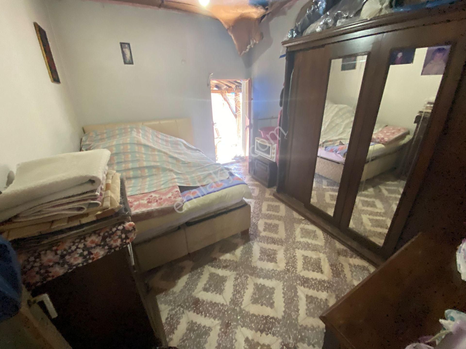 Acill Konak Ferahlı Mah.de Bir Bahçe İçinde 2 Adet Çatılı Satılık Müstakil Ev - Görsel 12