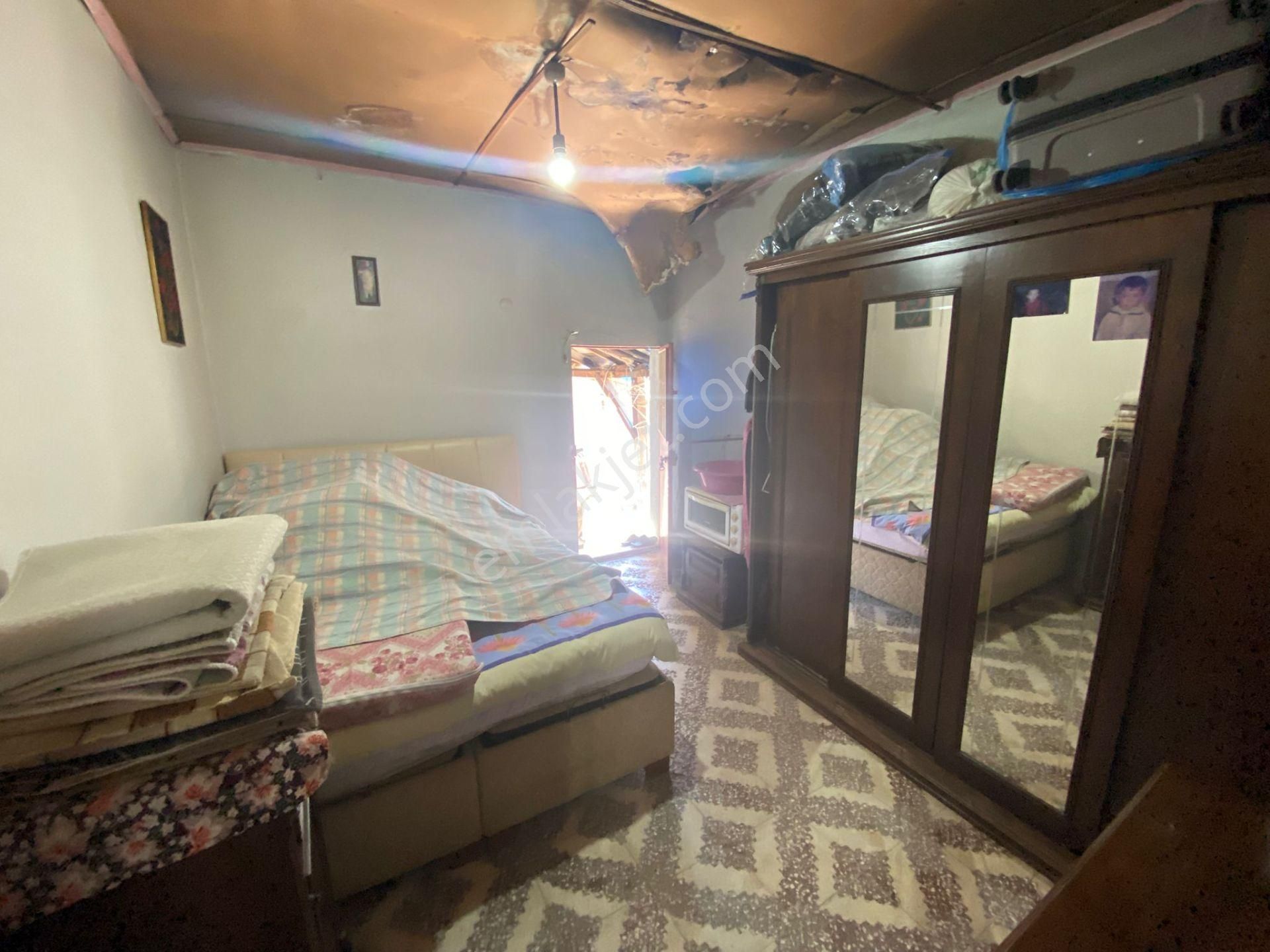 Acill Konak Ferahlı Mah.de Bir Bahçe İçinde 2 Adet Çatılı Satılık Müstakil Ev - Görsel 13