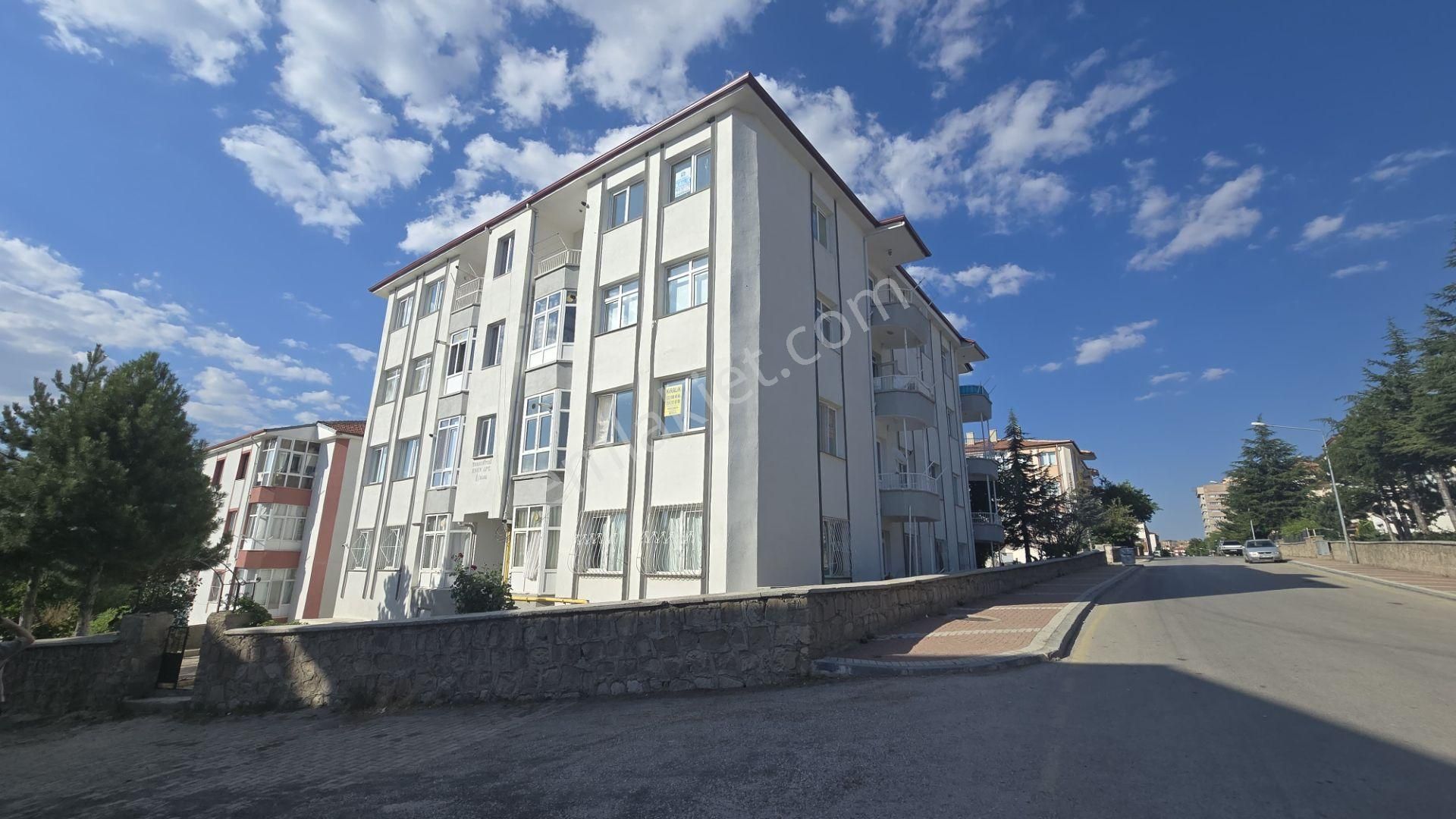 Bahçeşehir Mahallesinde Ara Katta 3+1 Kiralık Daire*burcu Emlak*