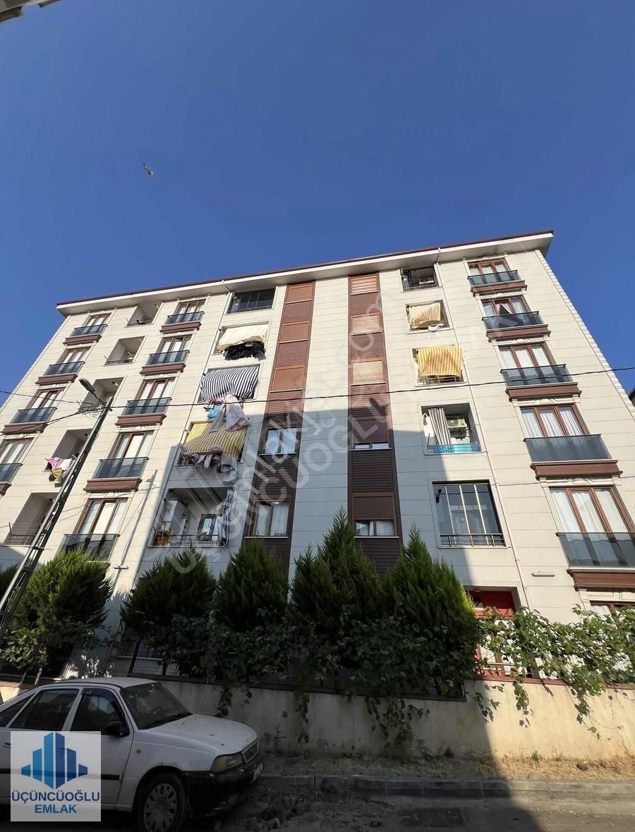 Pendik Esenyalı Dörtyolda E5'e Yakın Konumda 2+1 Arakat