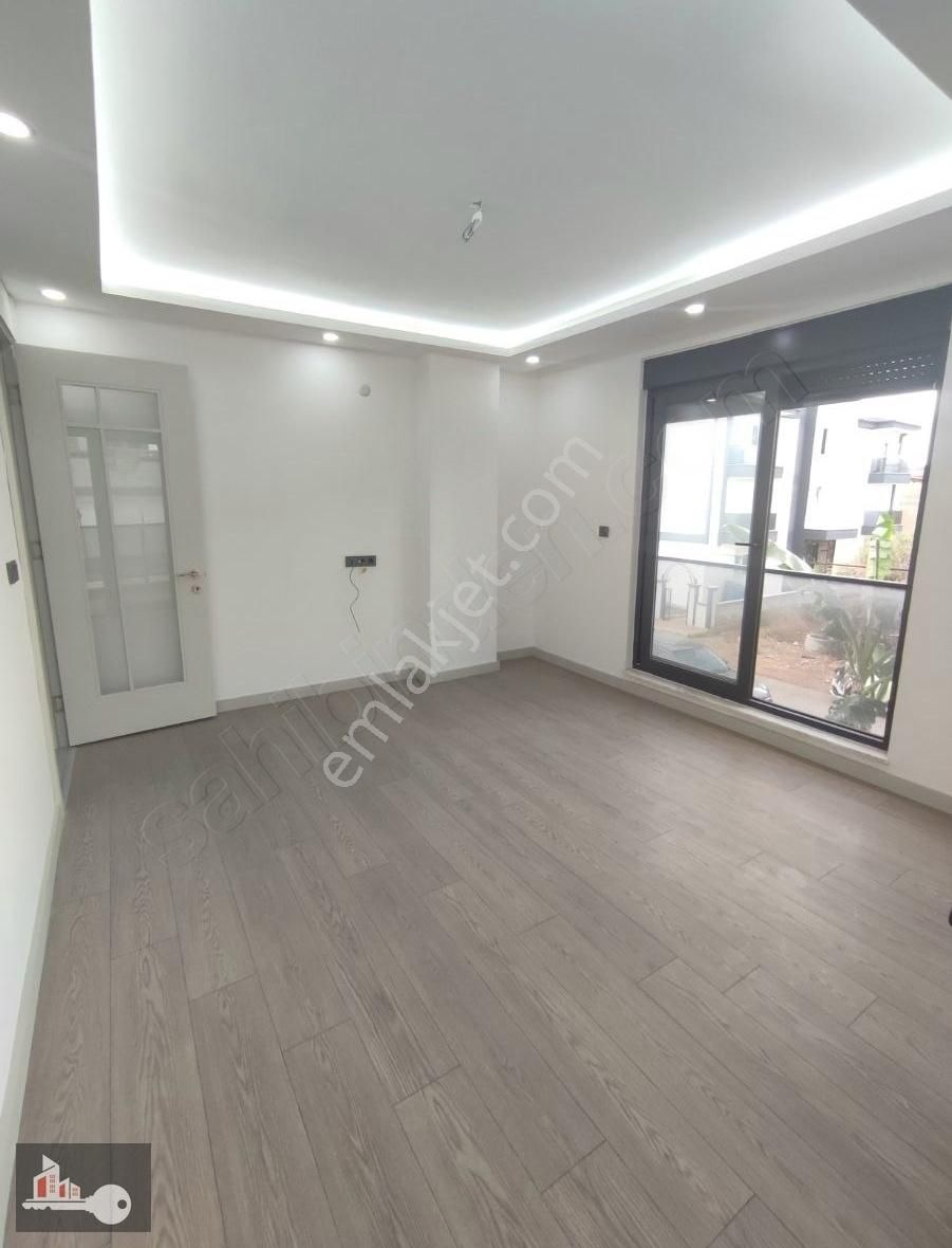 Ayanoğlu Mah'de Tramvaya 300m 2+1 Sıfır Havuzlu Lüx Daire