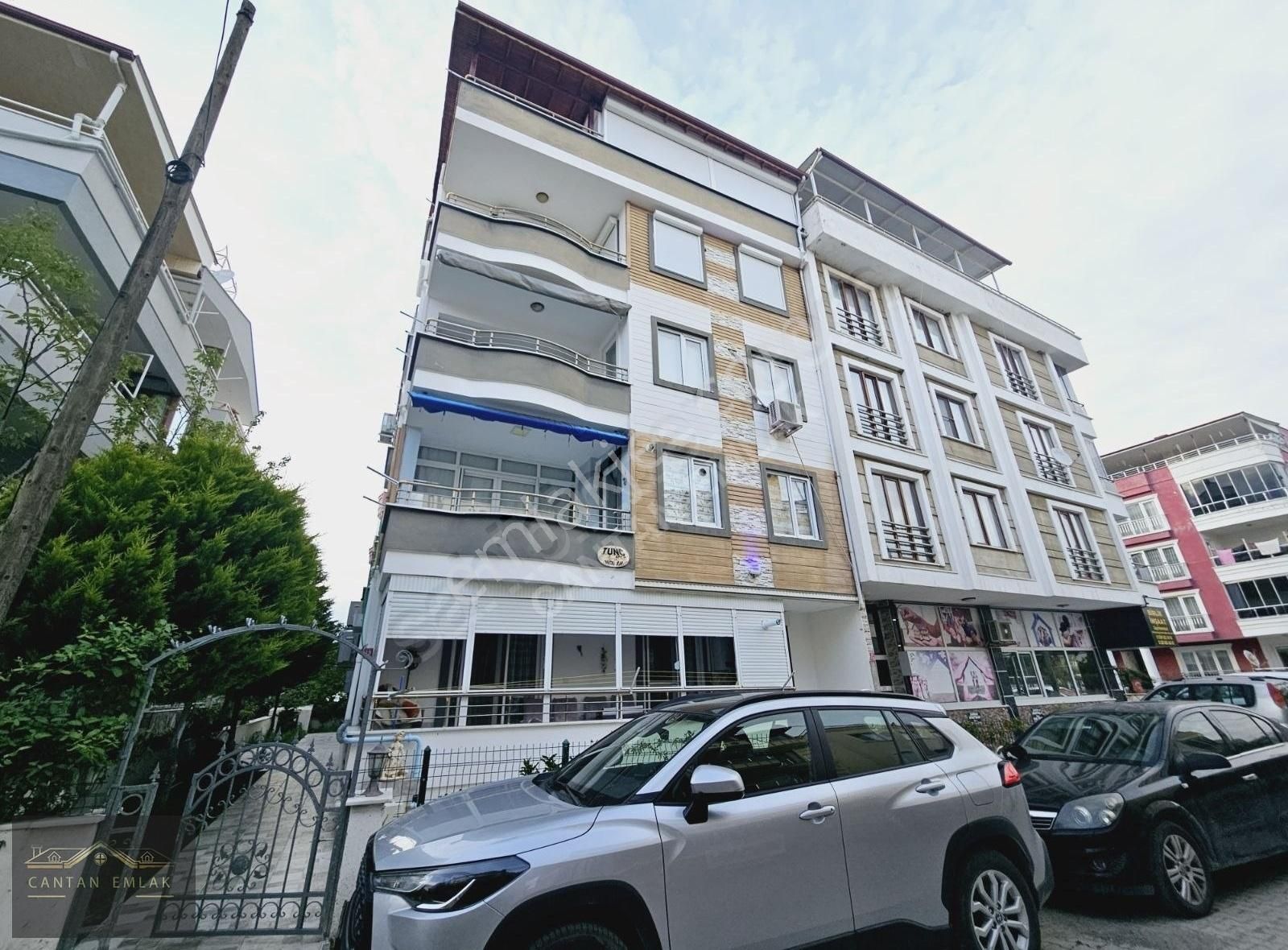 Cantan Emlaktan Denize 350 M Mesafede Yeni Binada Bahçeli