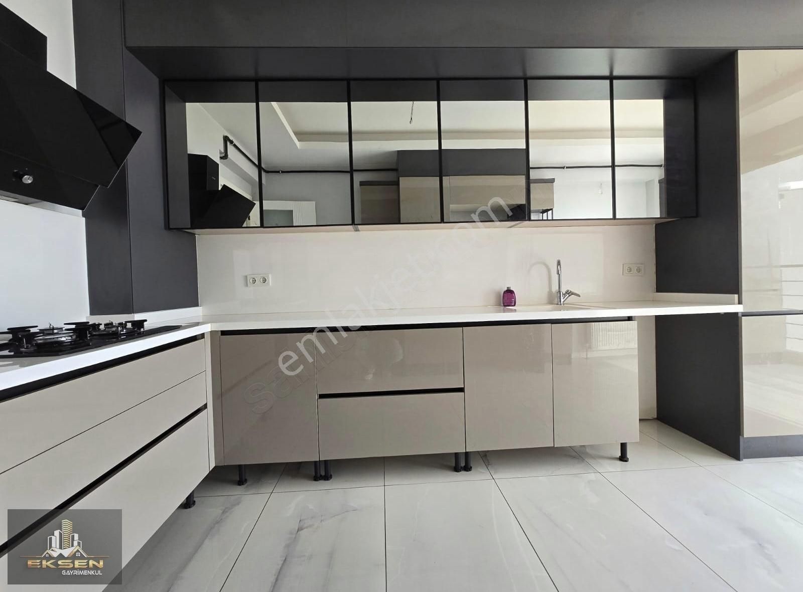 Güneşevler'de Çok Katlı Site İçerisin'de 4+1 Kiralık Daire