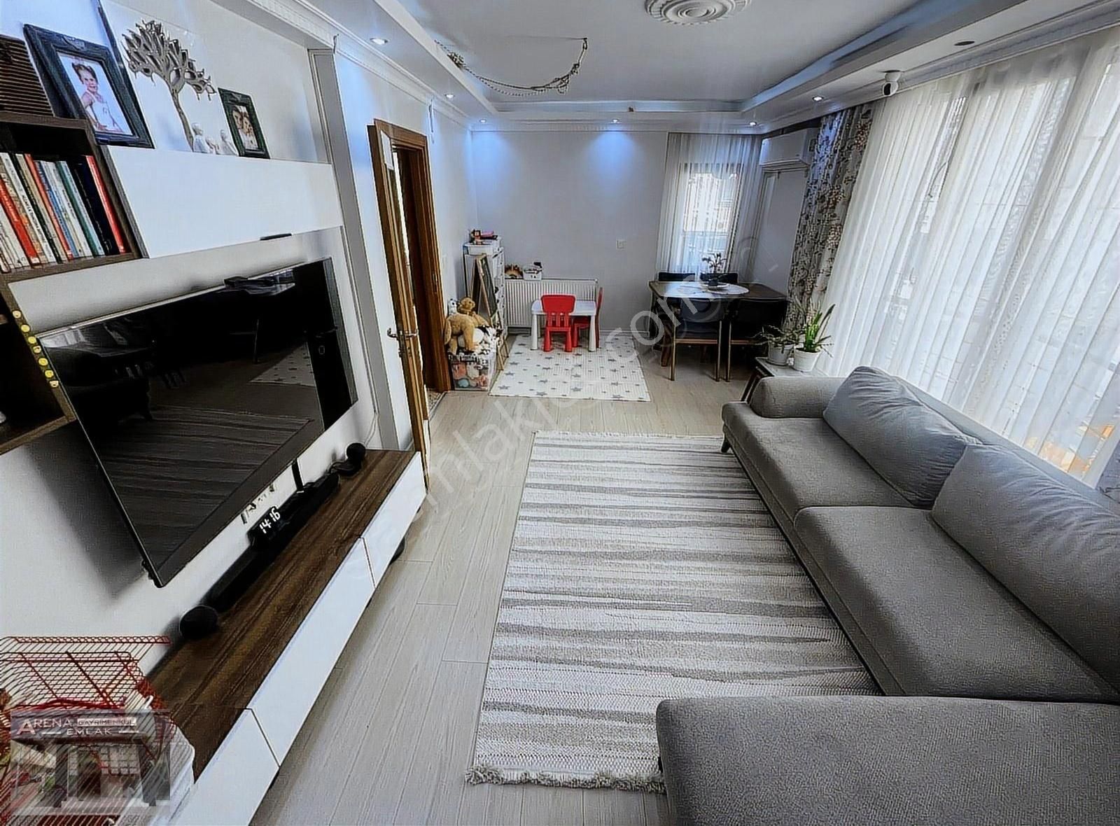 Siyavuşpaşa Emek Cad. Civarında 8 Yıllık Binada 2+1 95m2 1. Kat