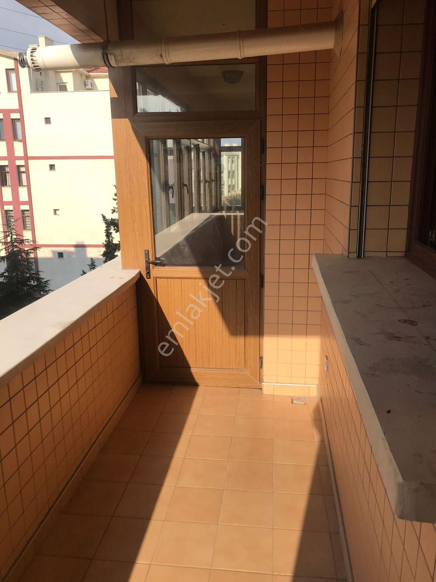 Meram Yaka Melikşah Mahallesi, Cadde Üstü, 3.kat 5+1 Kiralık - Görsel 16