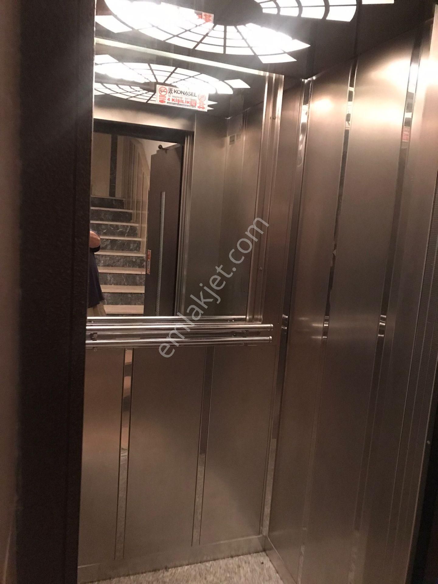 Meram Yaka Melikşah Mahallesi, Cadde Üstü, 3.kat 5+1 Kiralık - Görsel 4