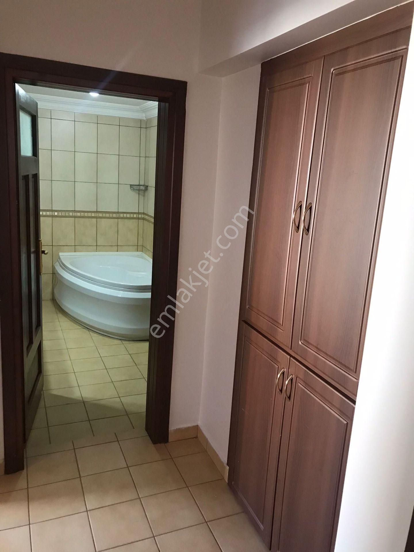 Meram Yaka Melikşah Mahallesi, Cadde Üstü, 3.kat 5+1 Kiralık - Görsel 21