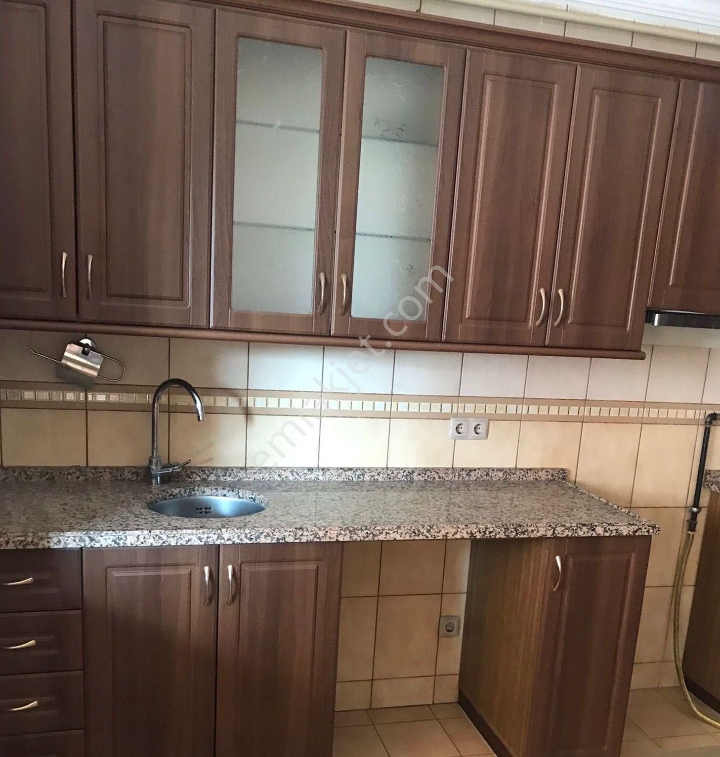 Meram Yaka Melikşah Mahallesi, Cadde Üstü, 3.kat 5+1 Kiralık - Görsel 12