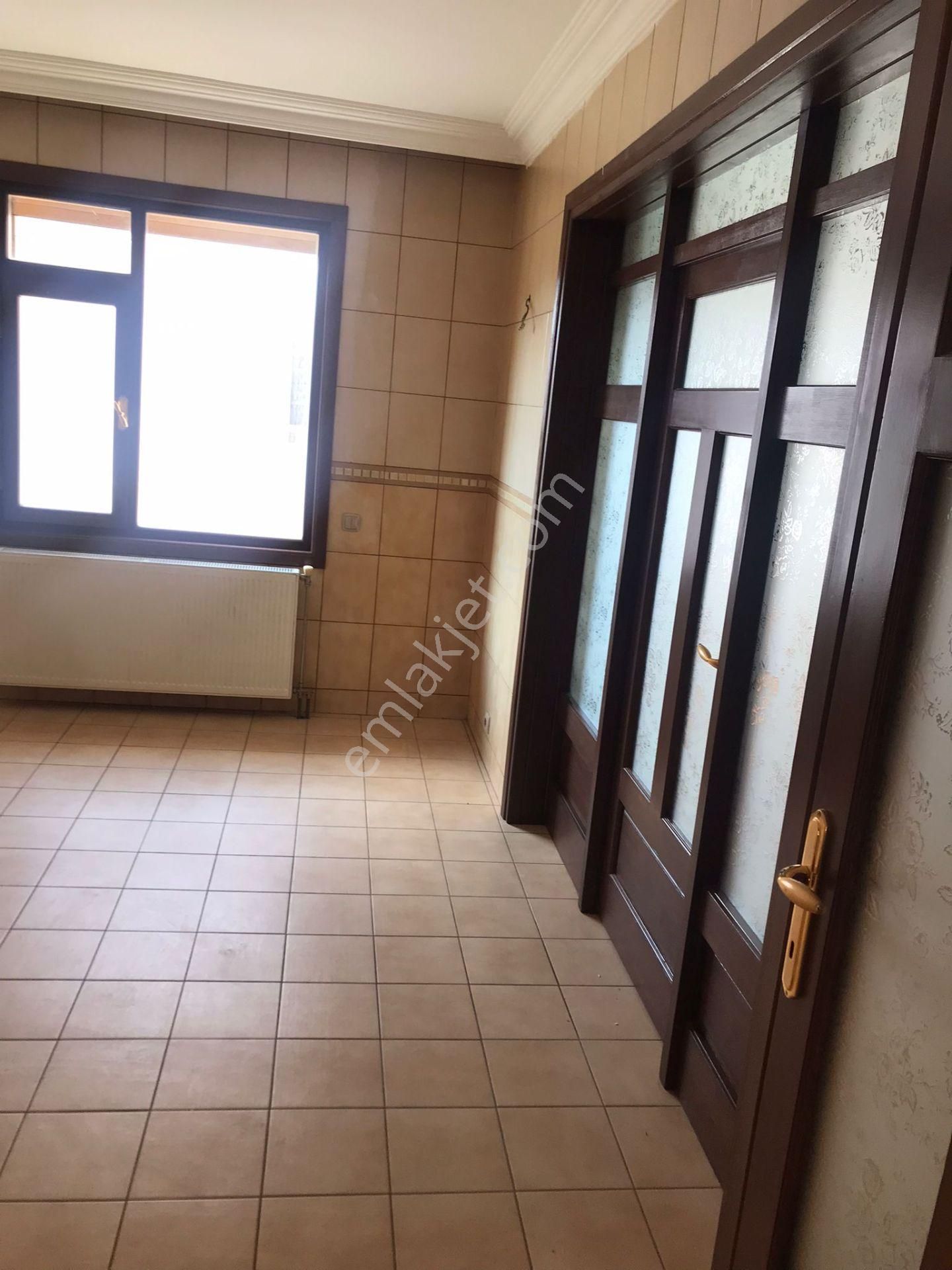 Meram Yaka Melikşah Mahallesi, Cadde Üstü, 3.kat 5+1 Kiralık - Görsel 11