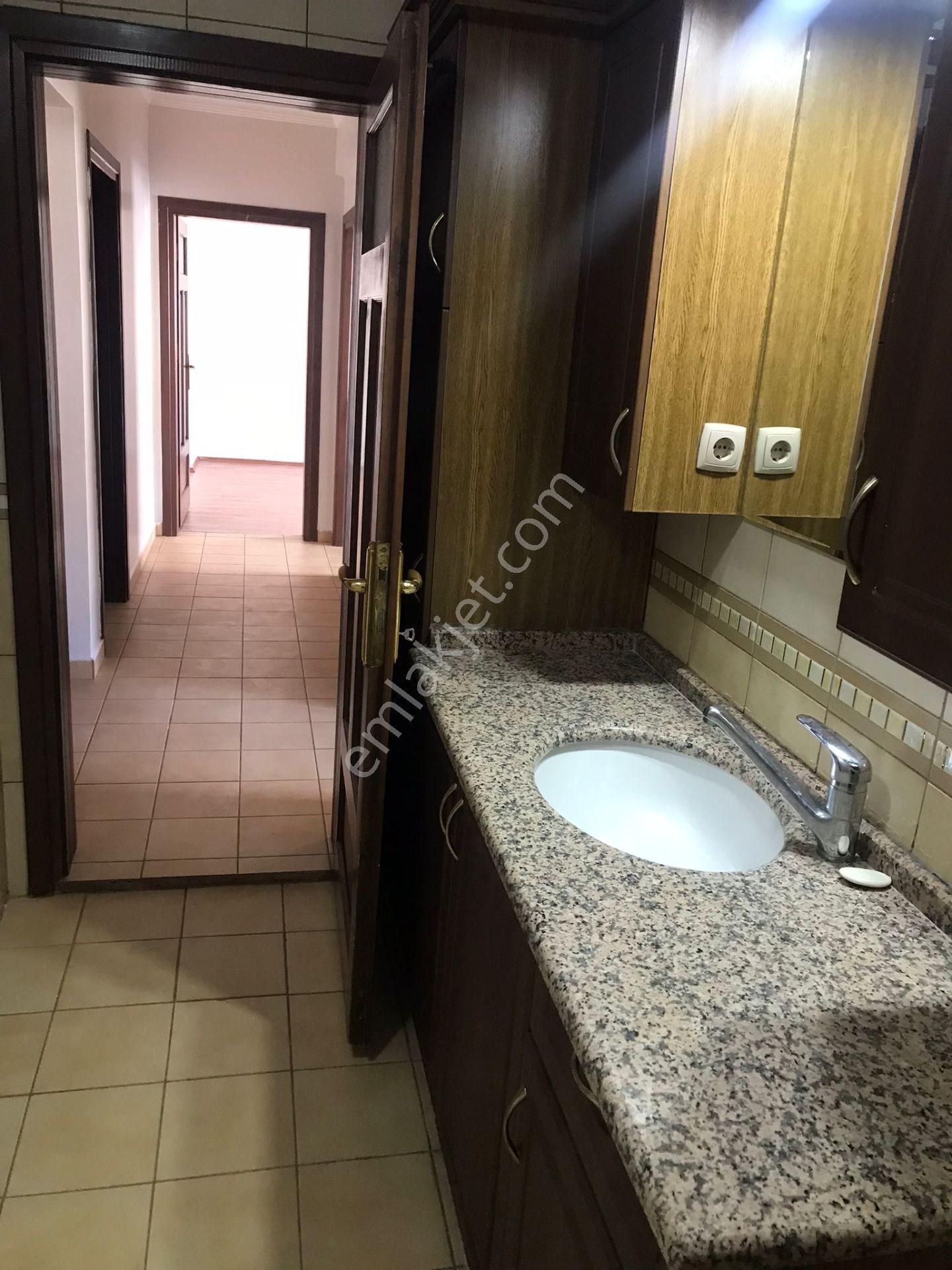 Meram Yaka Melikşah Mahallesi, Cadde Üstü, 3.kat 5+1 Kiralık - Görsel 25