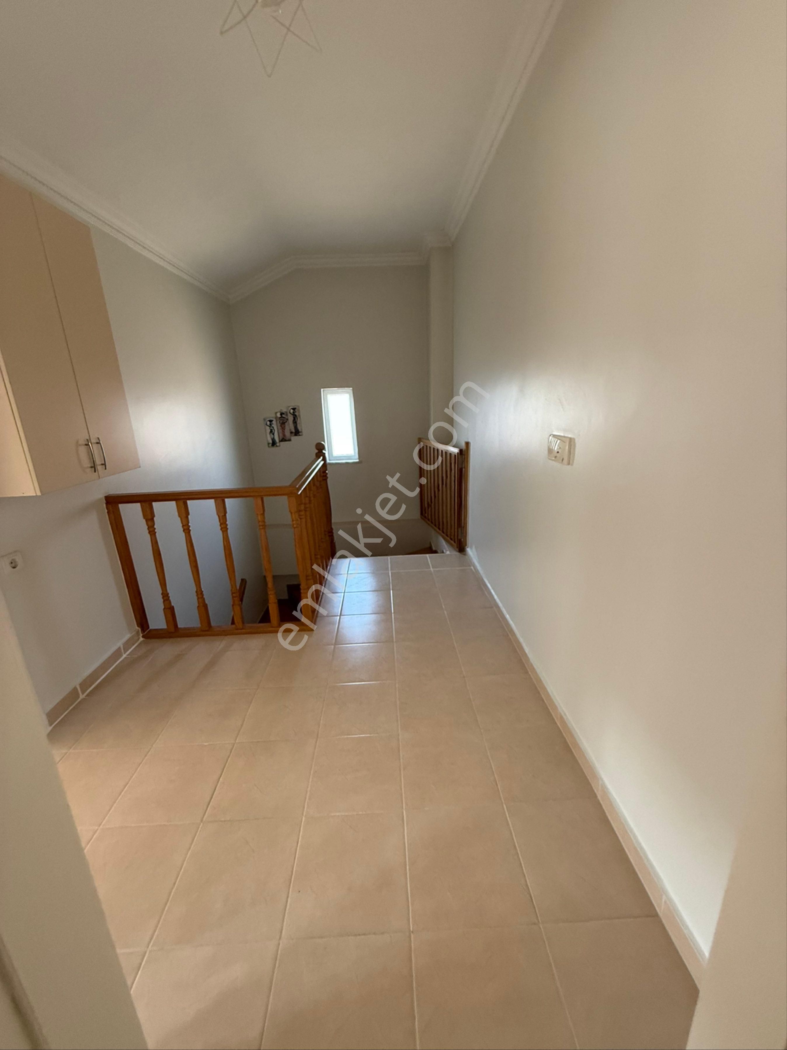 Aşağı Hisar Mahallesinde Kiralık 4+1 Eşyalı Daire