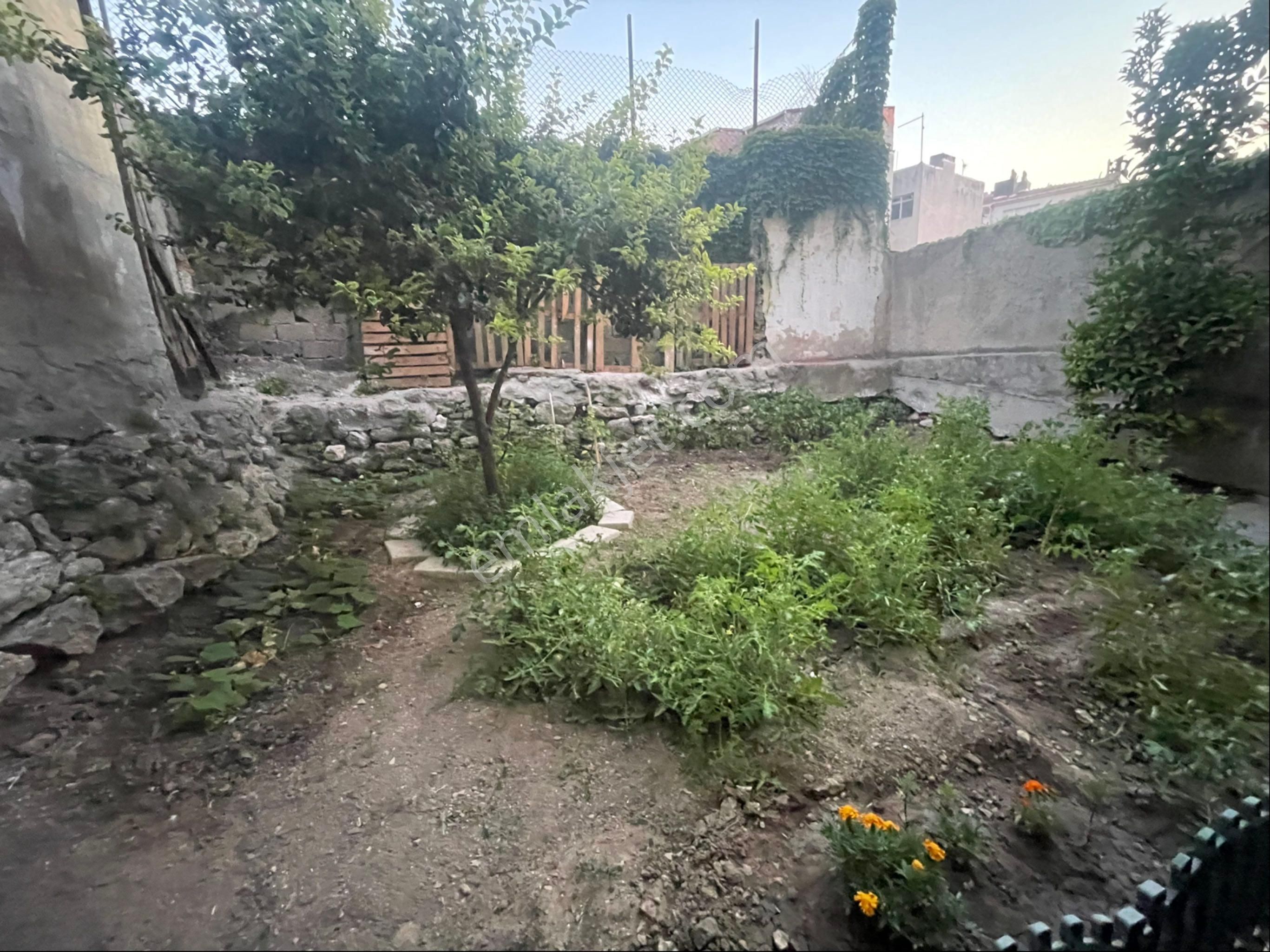 Ecem Emlaktan Silivrikapıda 10 Yıllık Binada 2 Ayrı Bahçe Katı Daire - Görsel 2