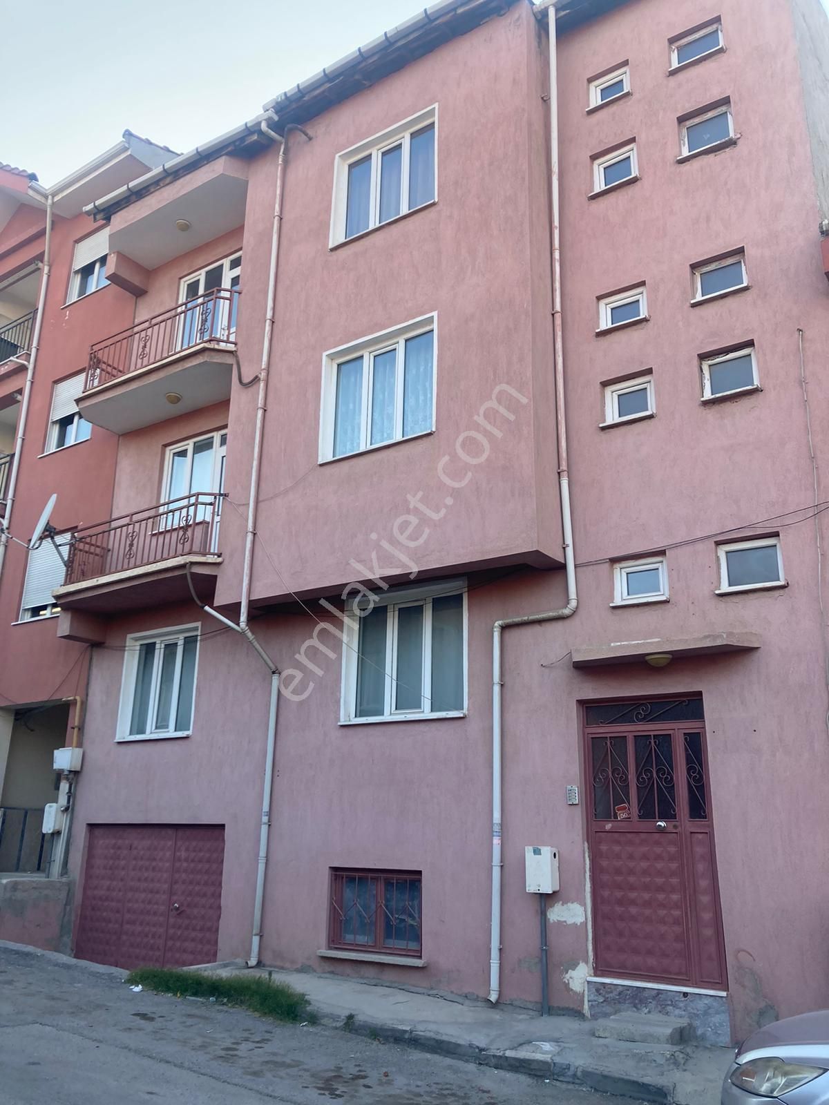 Sahibinden Satılık Aileye Gider 3 Katlı İskanlı Komple Bina