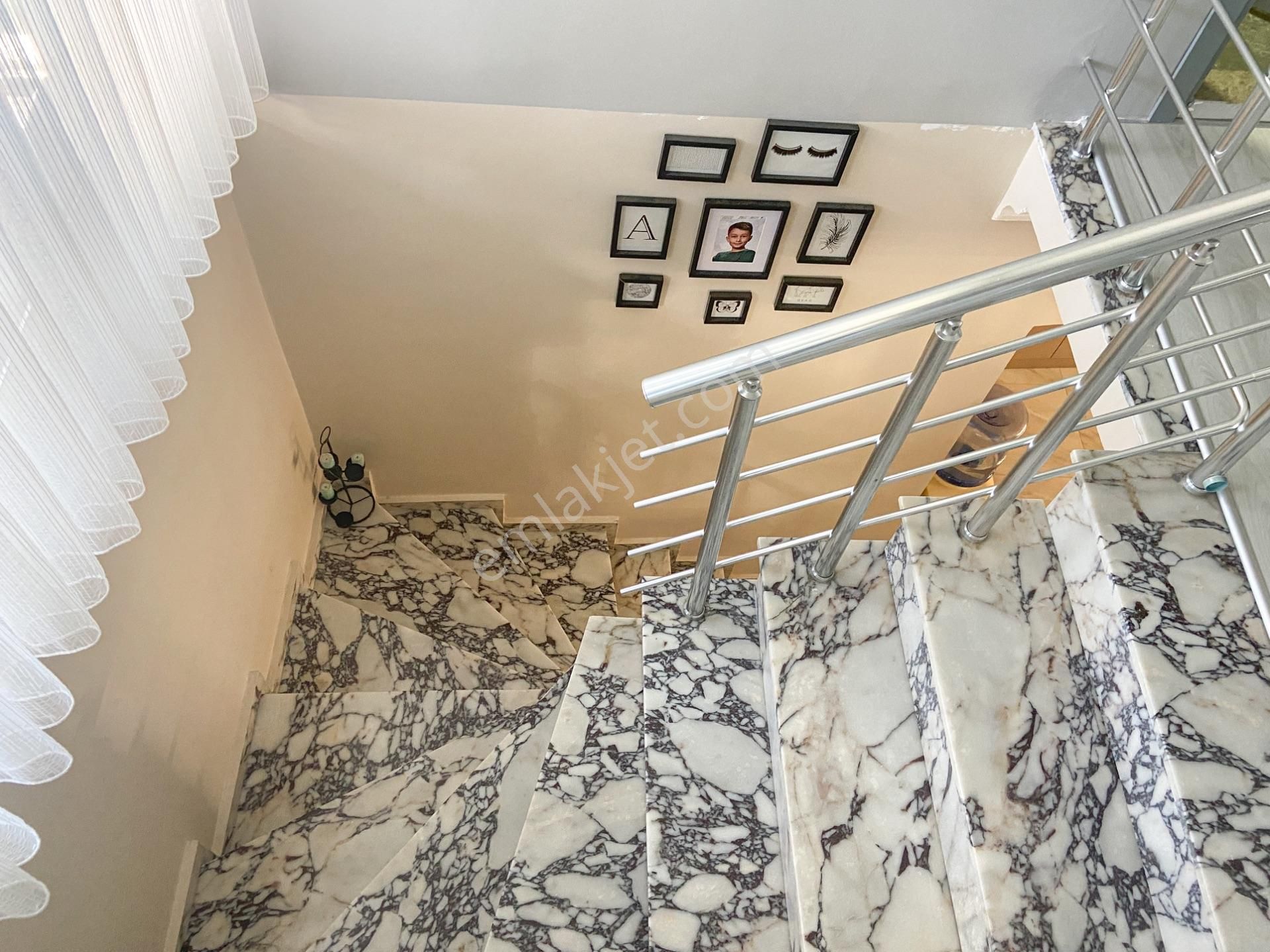 Kumbağ'da Denize Sıfır Lüks Krediye Uygun Satılık 3+1 Bahçeli Villa - Görsel 17