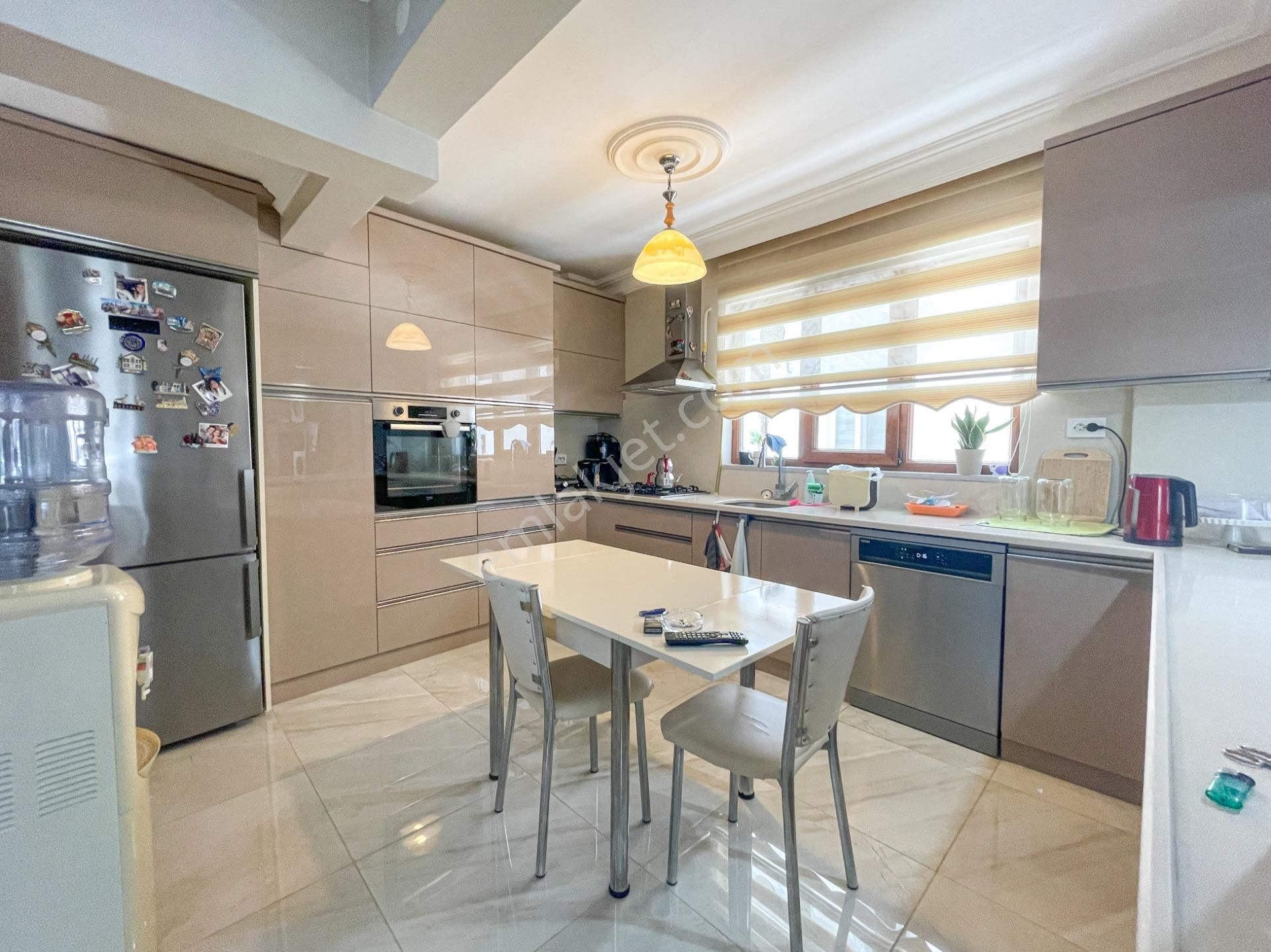 Kumbağ'da Denize Sıfır Lüks Krediye Uygun Satılık 3+1 Bahçeli Villa - Görsel 13