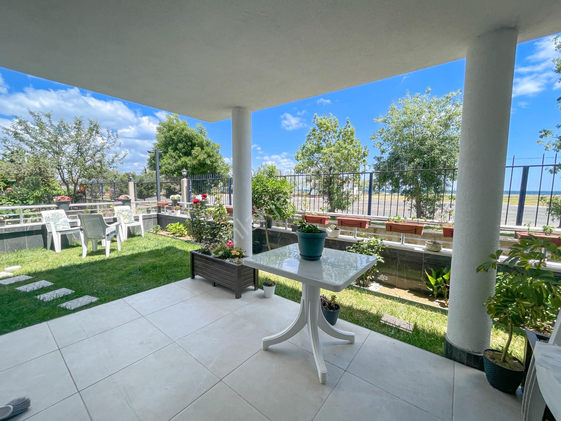 Kumbağ'da Denize Sıfır Lüks Krediye Uygun Satılık 3+1 Bahçeli Villa - Görsel 6