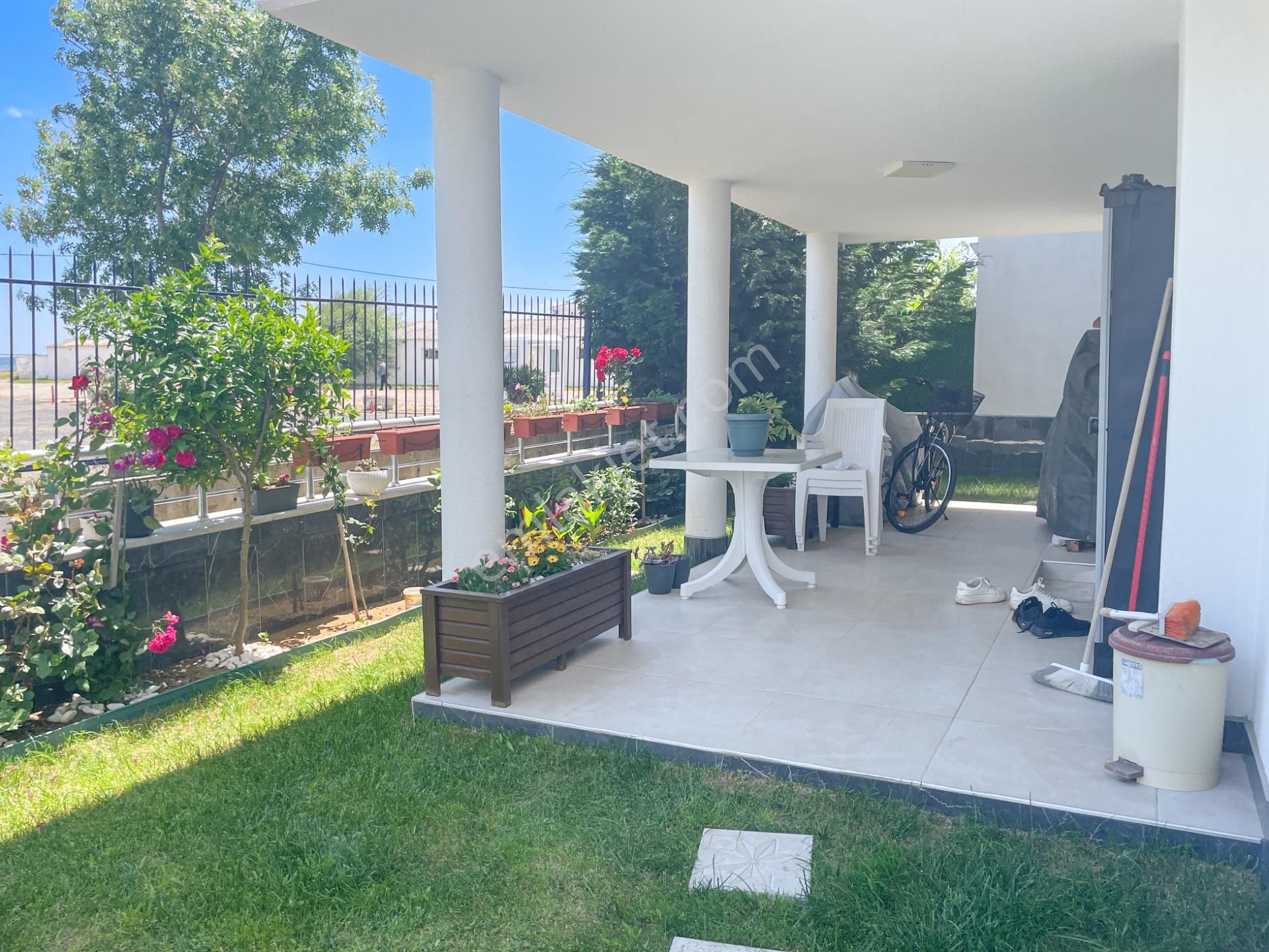 Kumbağ'da Denize Sıfır Lüks Krediye Uygun Satılık 3+1 Bahçeli Villa - Görsel 4