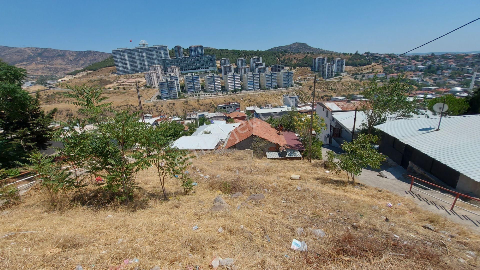 Bayraklı Onur Mahallesinde Satılık 177 M2 Arsa - Görsel 4