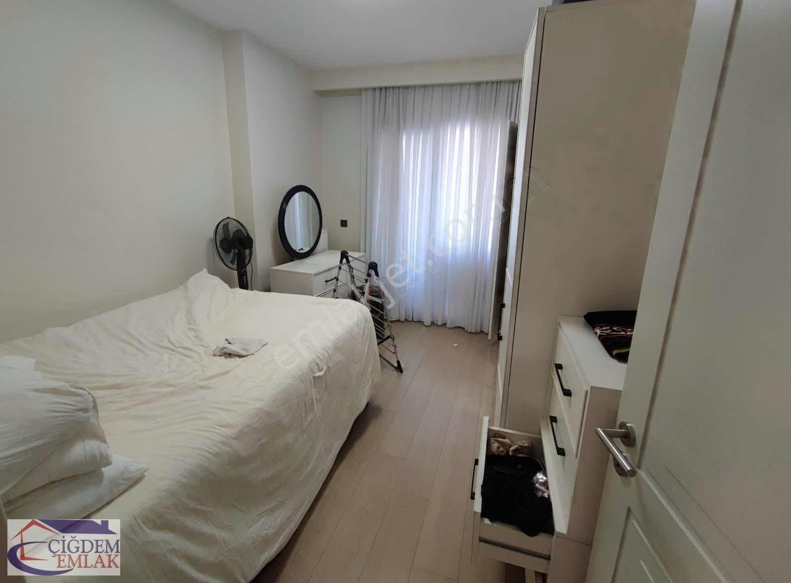 Loca Mahal'de Geniş Ve Şık 2+1 Daire 129 M² Balkonlu