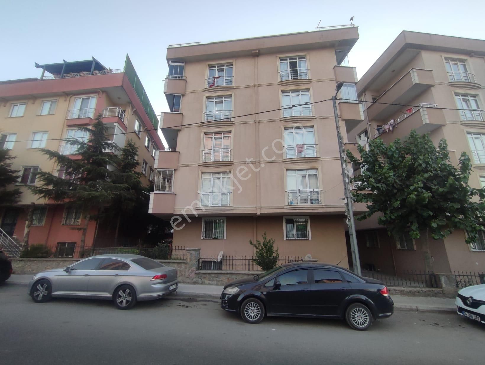 Ahmet Yesevi De Ana Cadde Üzeri Ara Kat 3+1 Satılık Daire