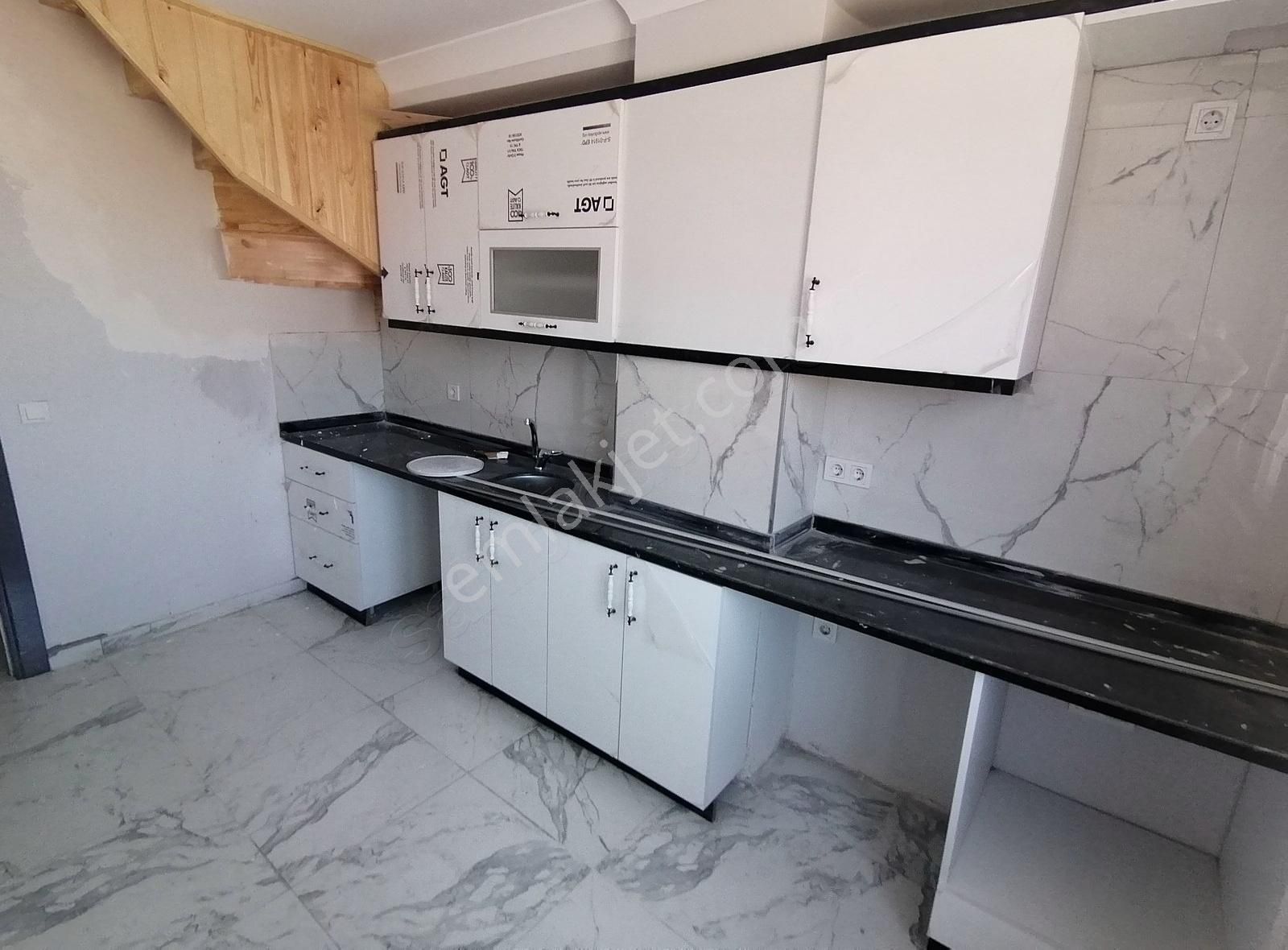 Sultanbeyli Mimarsinan Mah Satılık 5+1 Çatı Dubleks - Görsel 5