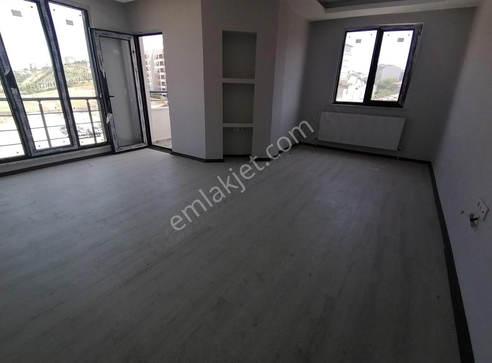 Sultanbeyli Mimarsinan Mah Satılık 5+1 Çatı Dubleks - Görsel 3