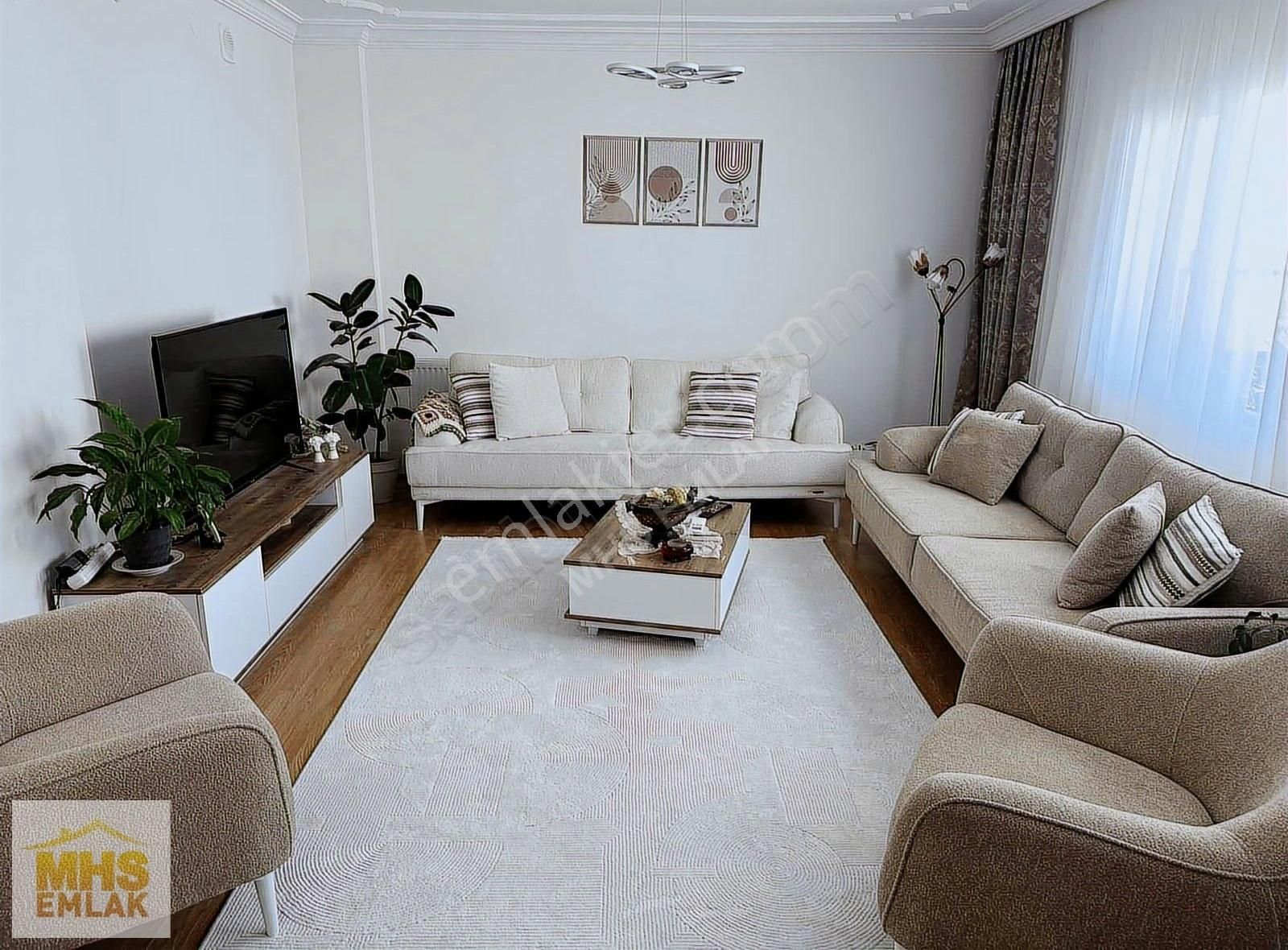 Anayolun Bir Arkasında Seferihisarın En İyi Konumunda 3+1 Daire