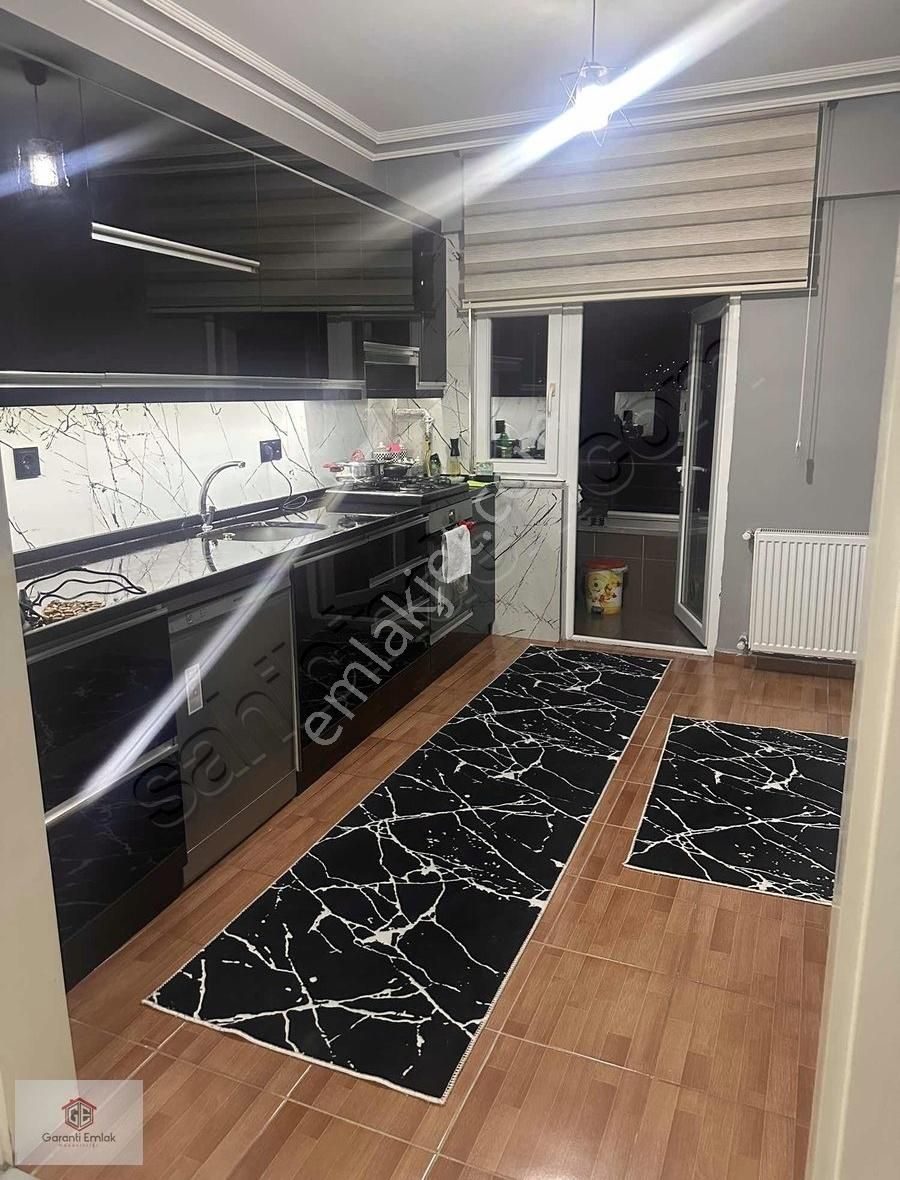 Şahincili'de İçi Temiz Satılık Geniş Daire